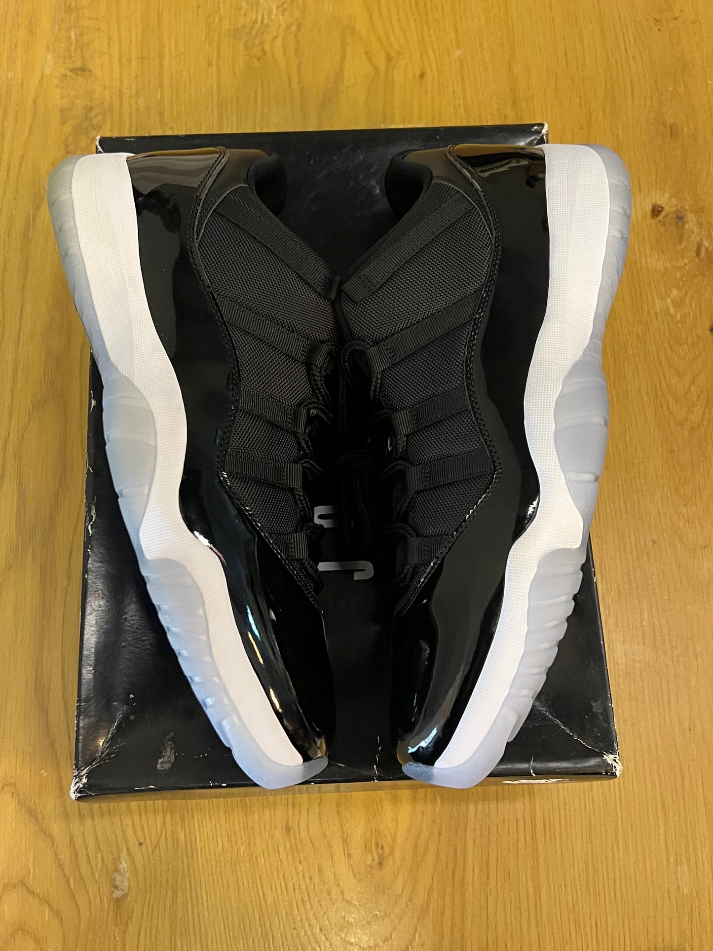 AIR JORDAN 11 RETRO LOW SPACE JAM Used Sz 14