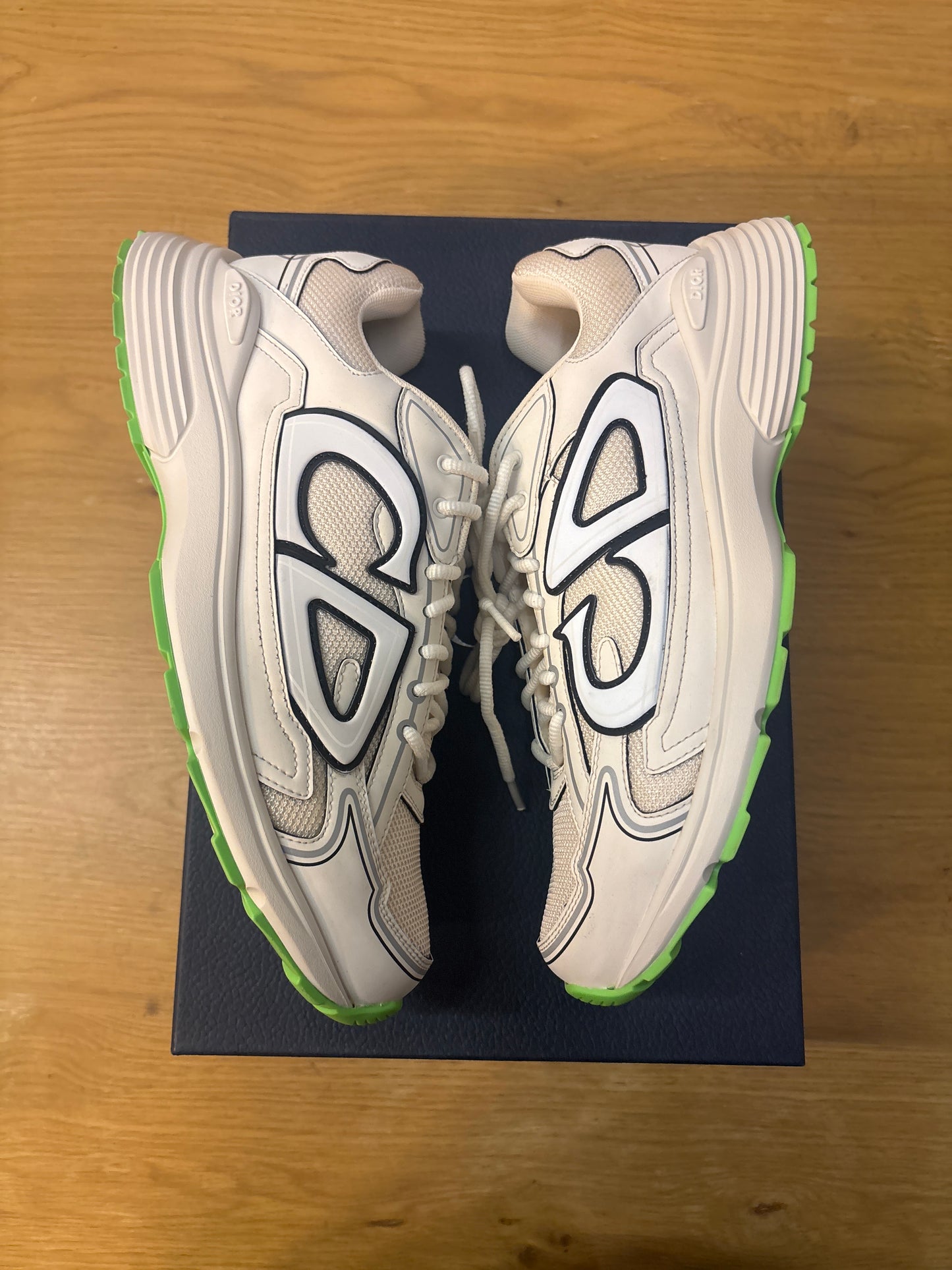 Dior B30 White green used sz 11