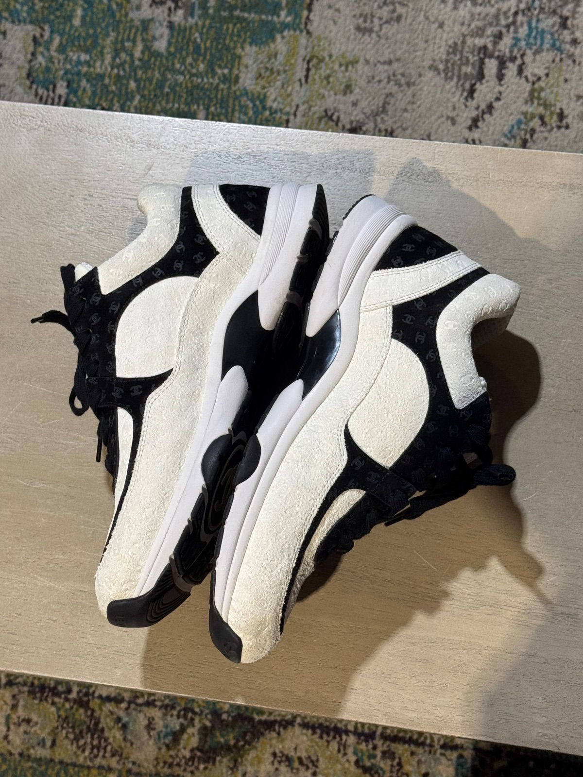 Chanel Trainer White/Black Suede - Pre-Owned NB