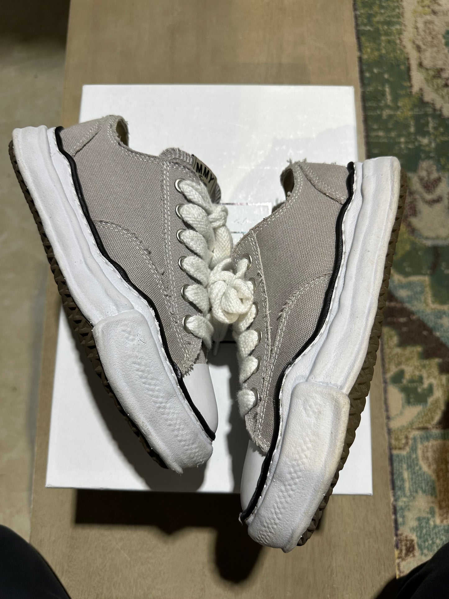 Maison Mihara Peterson Grey/White Used Sz 5