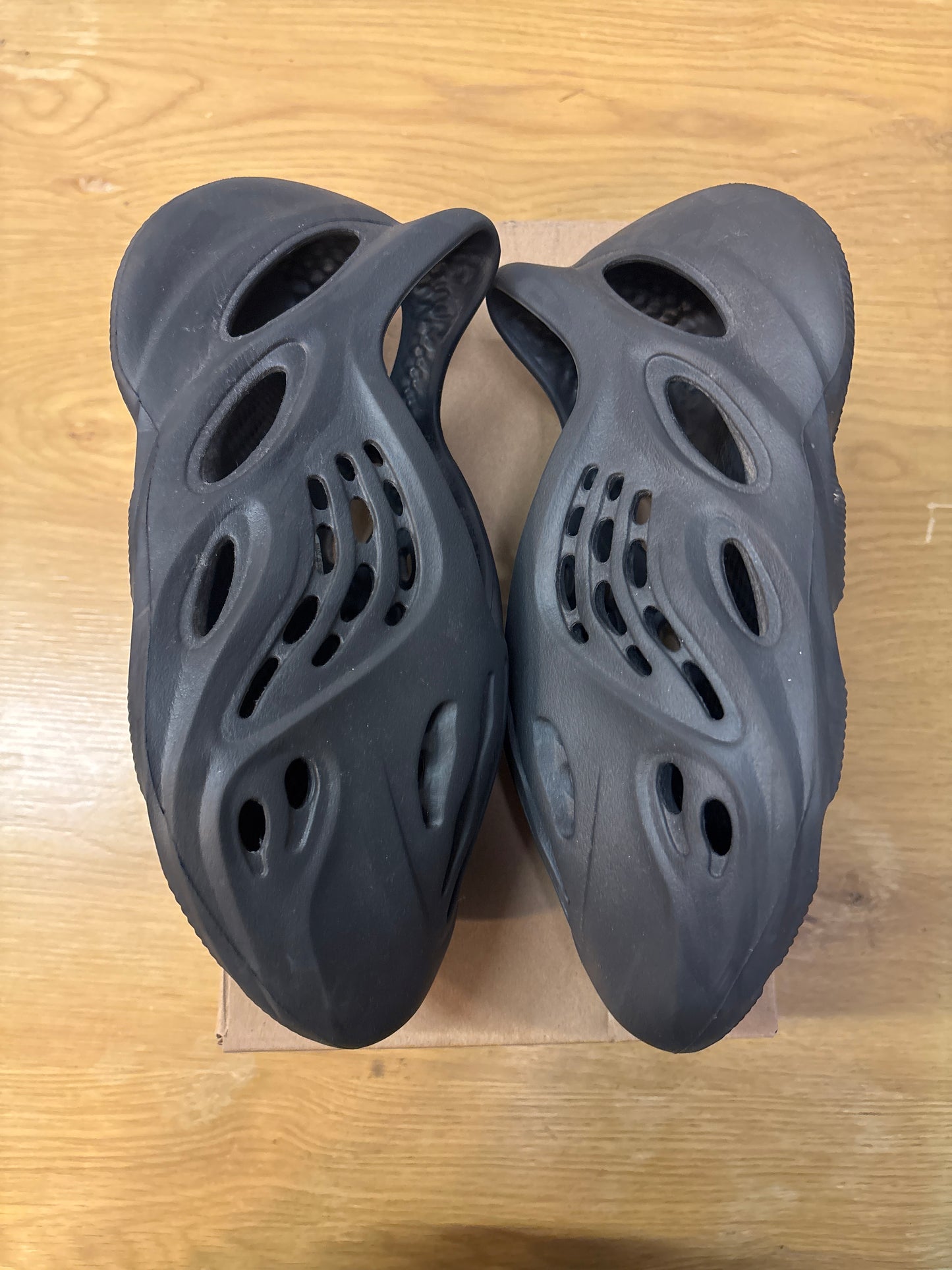 YEEZY FOAM RUNNER ONYX Used Sz 10