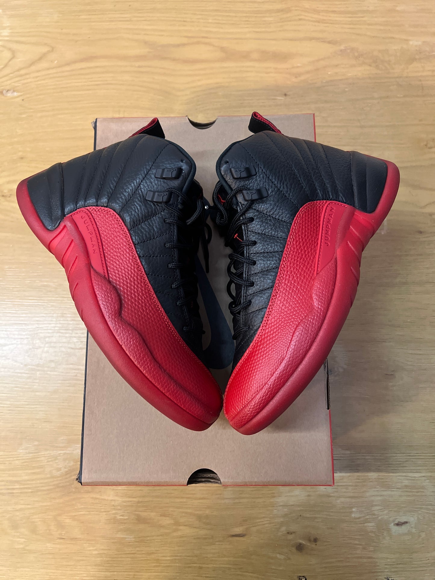 AIR JORDAN 12 RETRO FLU GAME 2025 USED SIZE 8