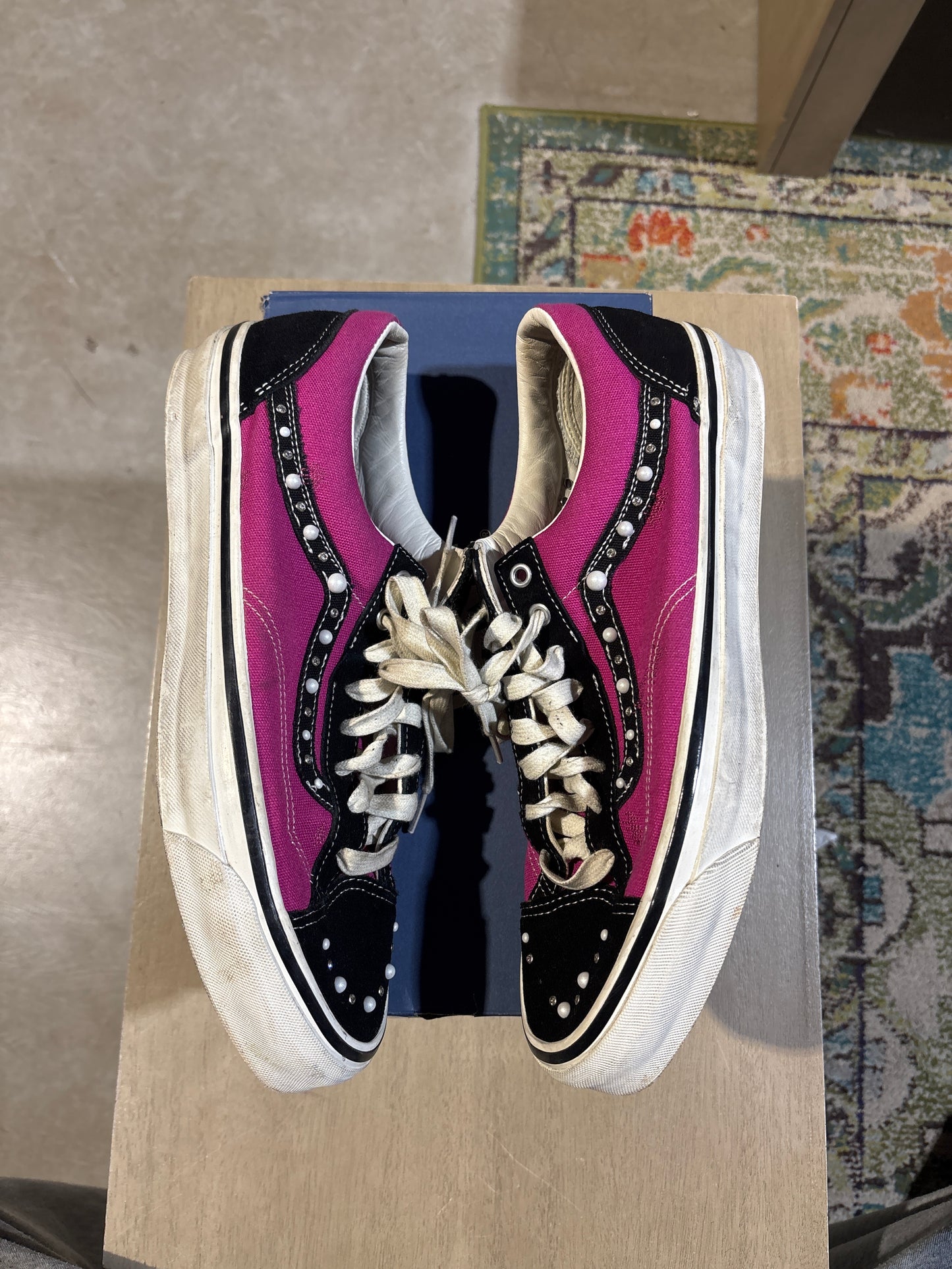 Used Pearlized Fuchsia OTW Van Sz 12
