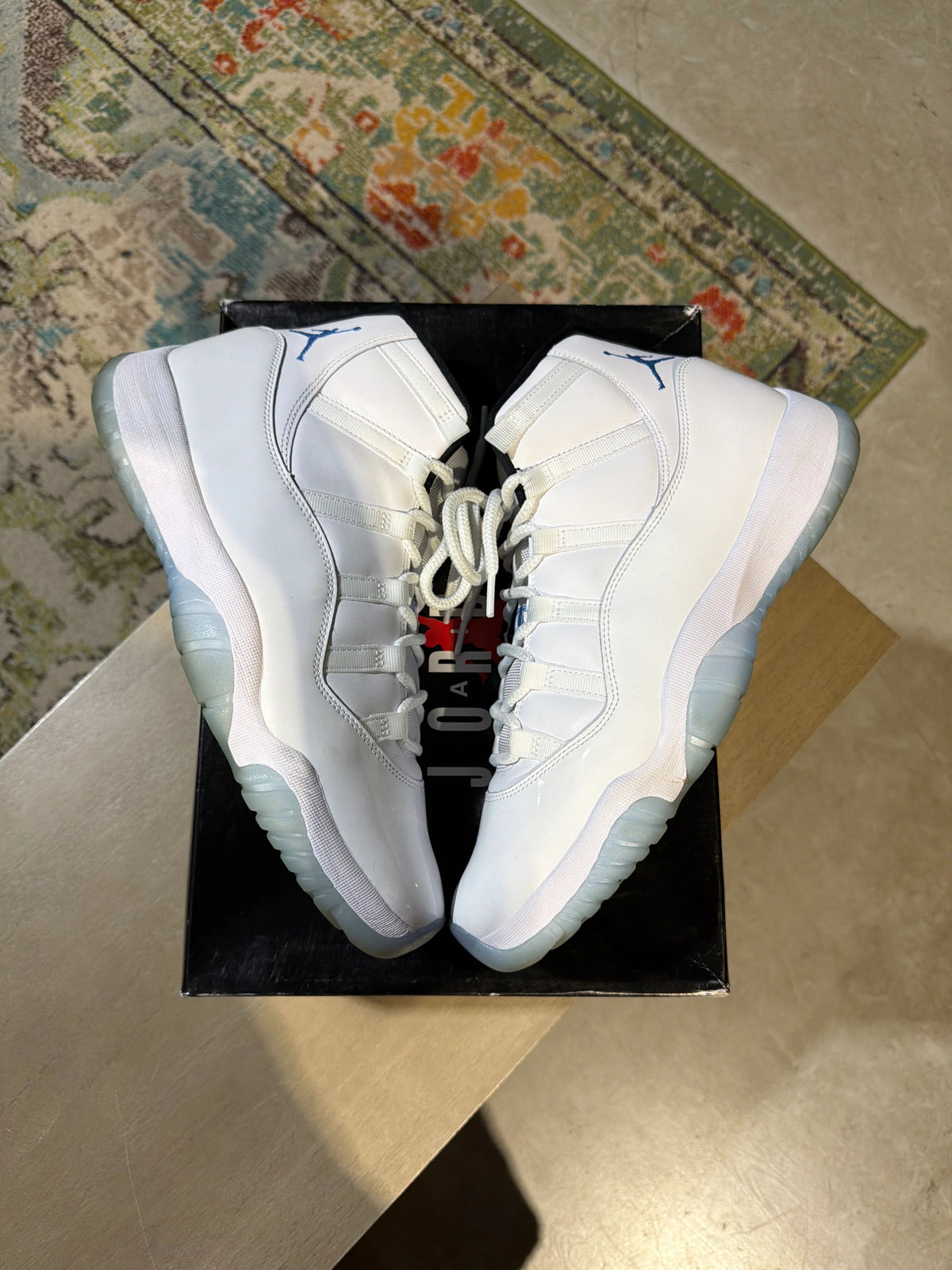 Jordan 11 Retro Legend Blue (2024) - Pre-Owned