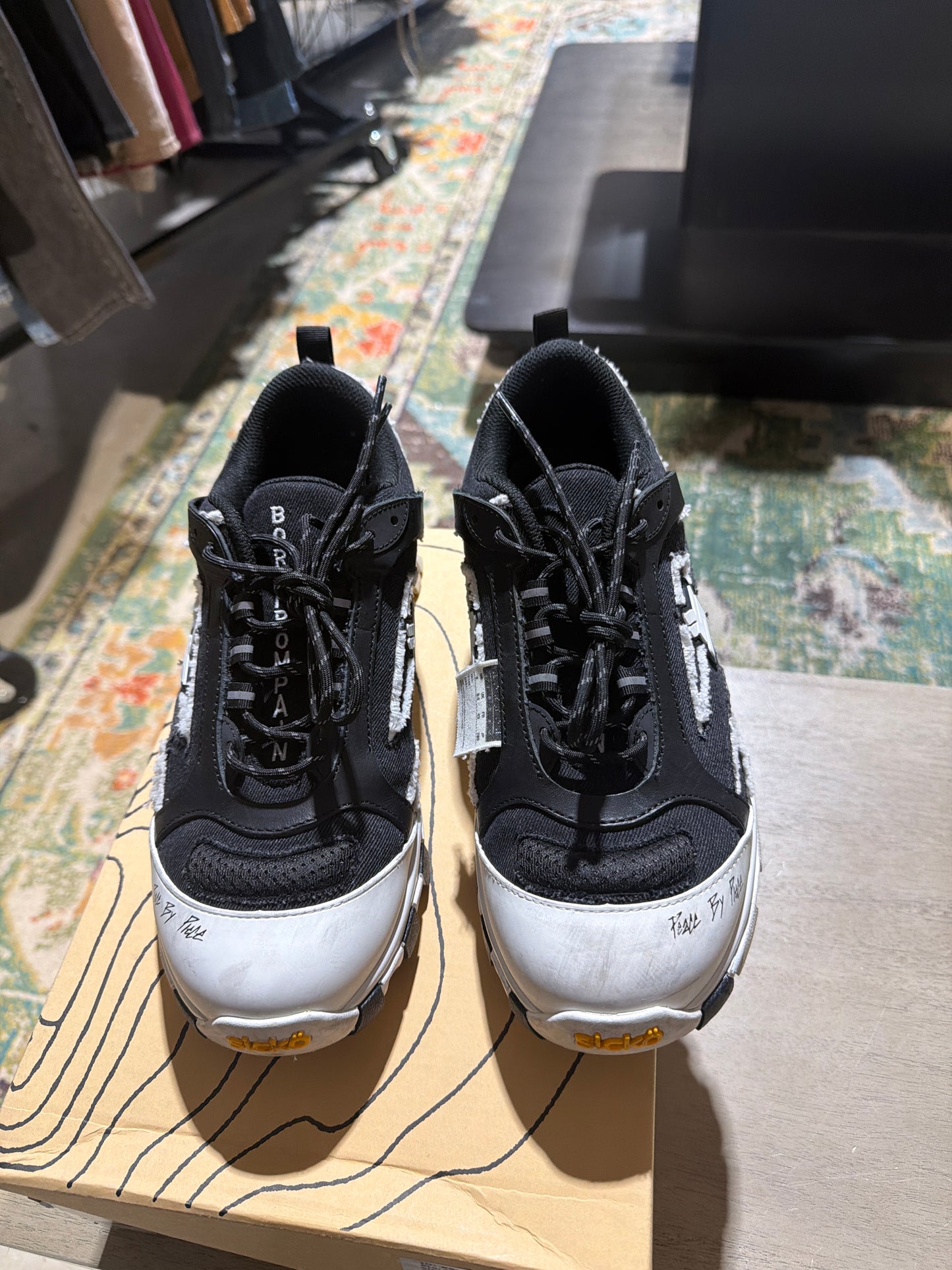 Sicko Hiking Sneaker Black/White Used Sz 9