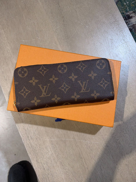 Louis Vuitton Monogram Zippy Wallet