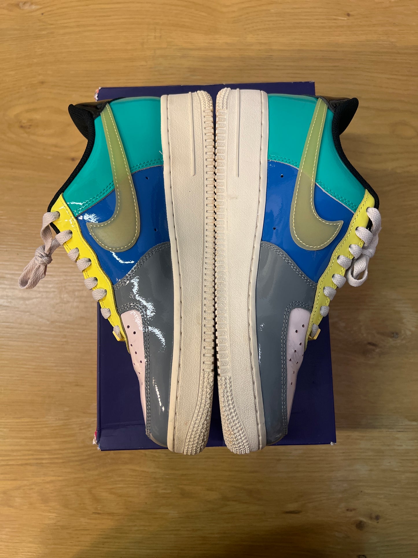 UNDEFEATED X AIR FORCE 1 LOW COMMUNITY USED SIZE 8