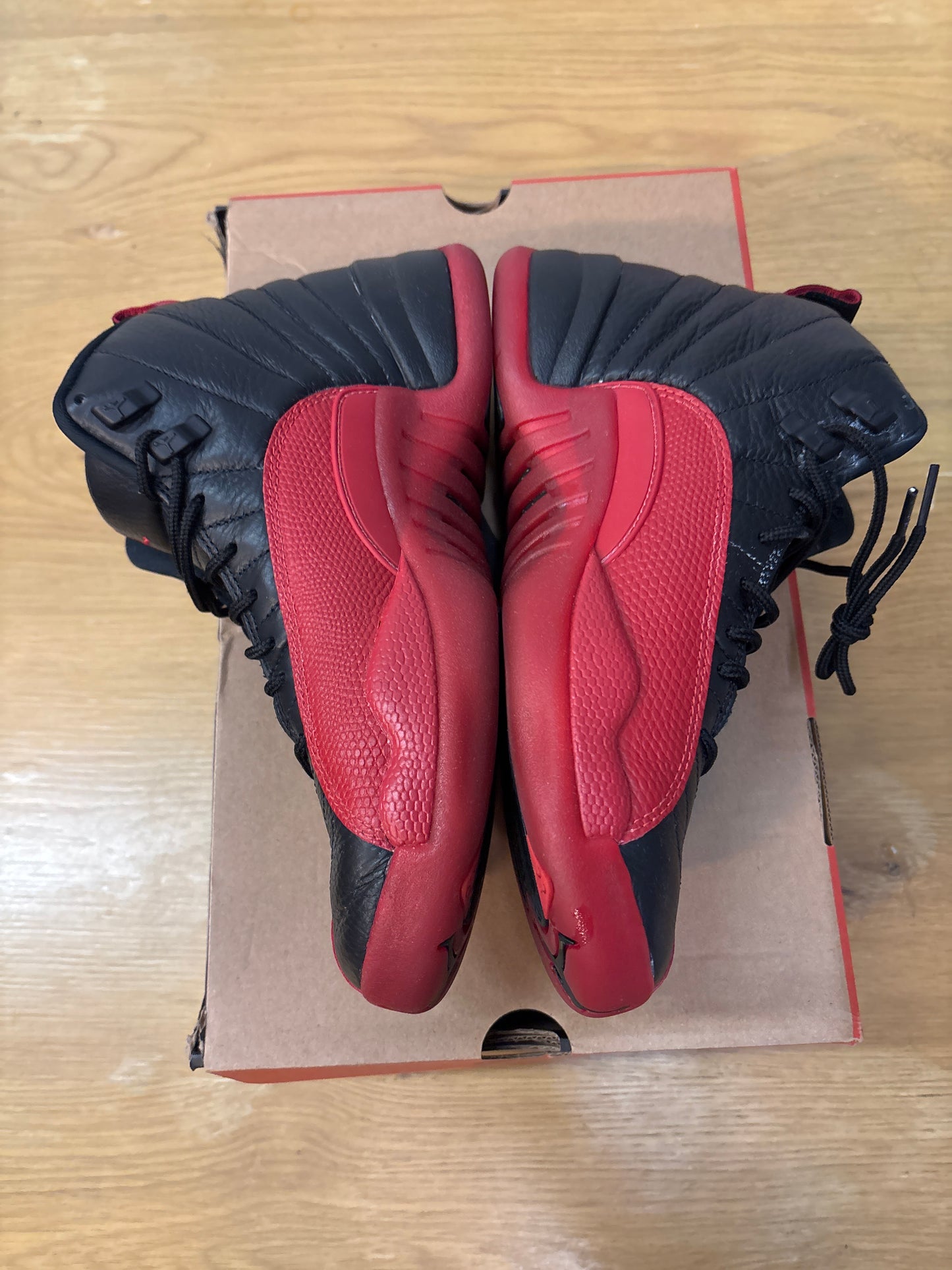 JORDAN 12 FLU GAME 2025 Used Sz 8
