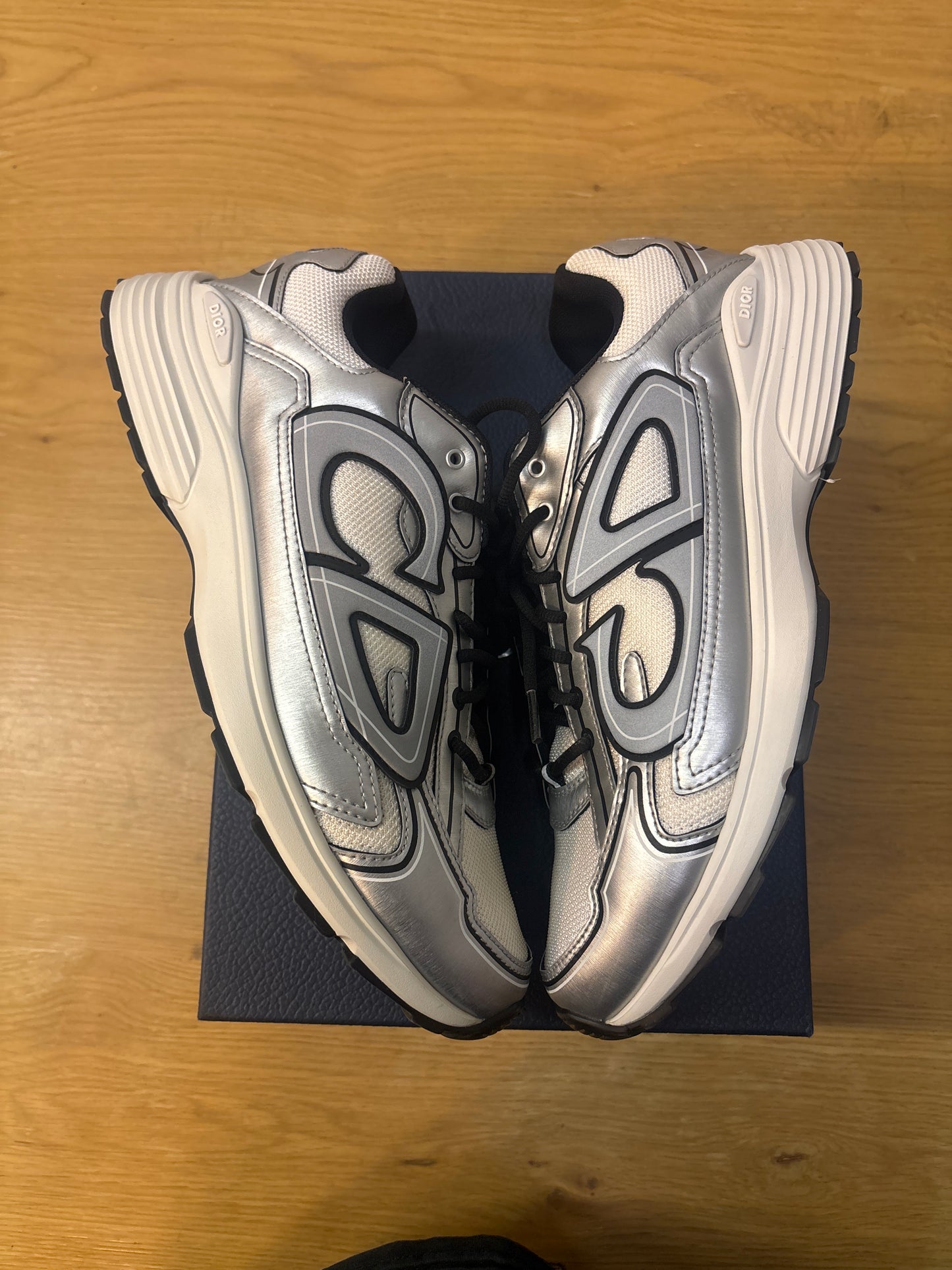Dior B30 White Silver used sz 14