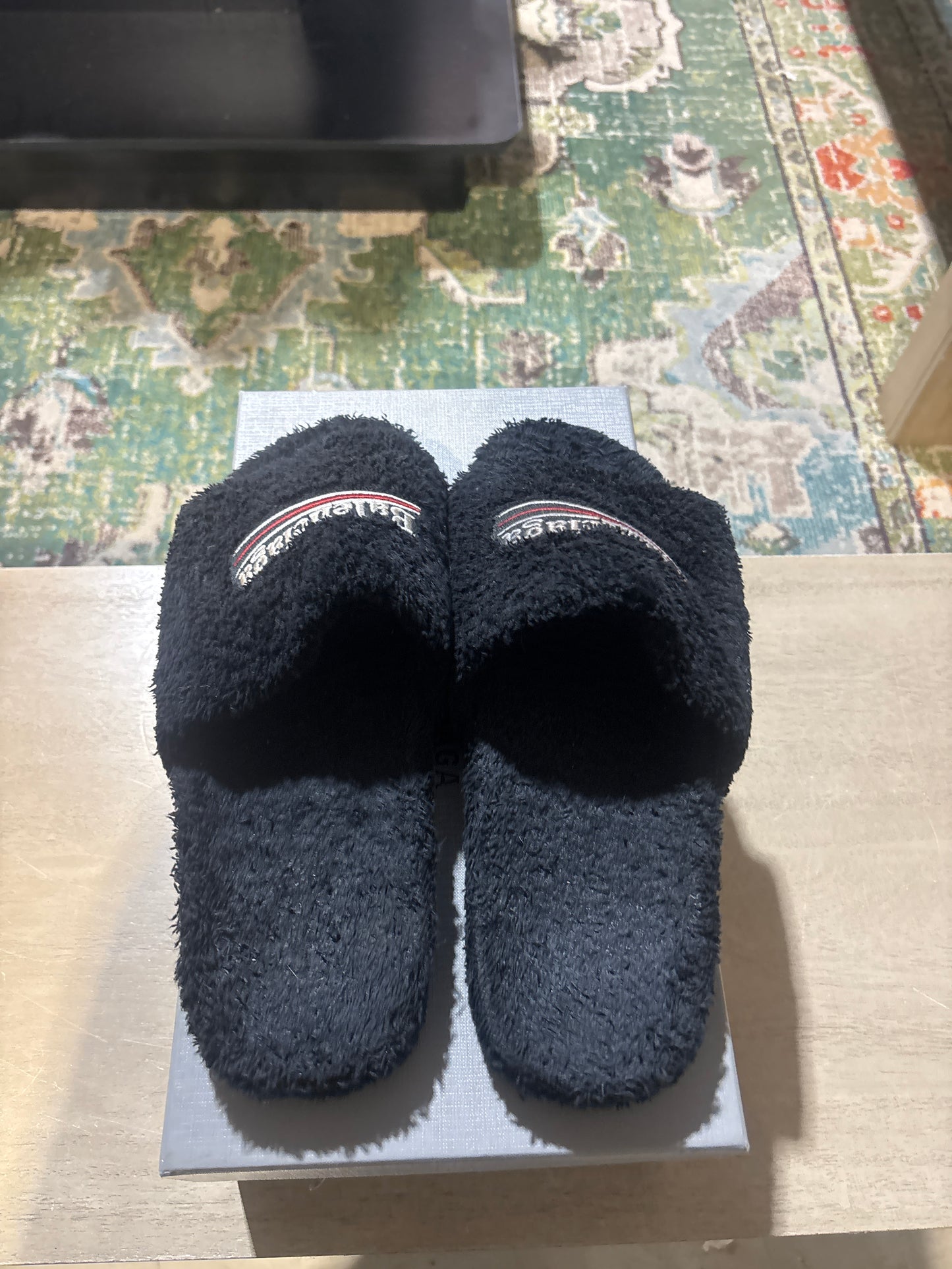 Balenciaga Furry slides used sz 12