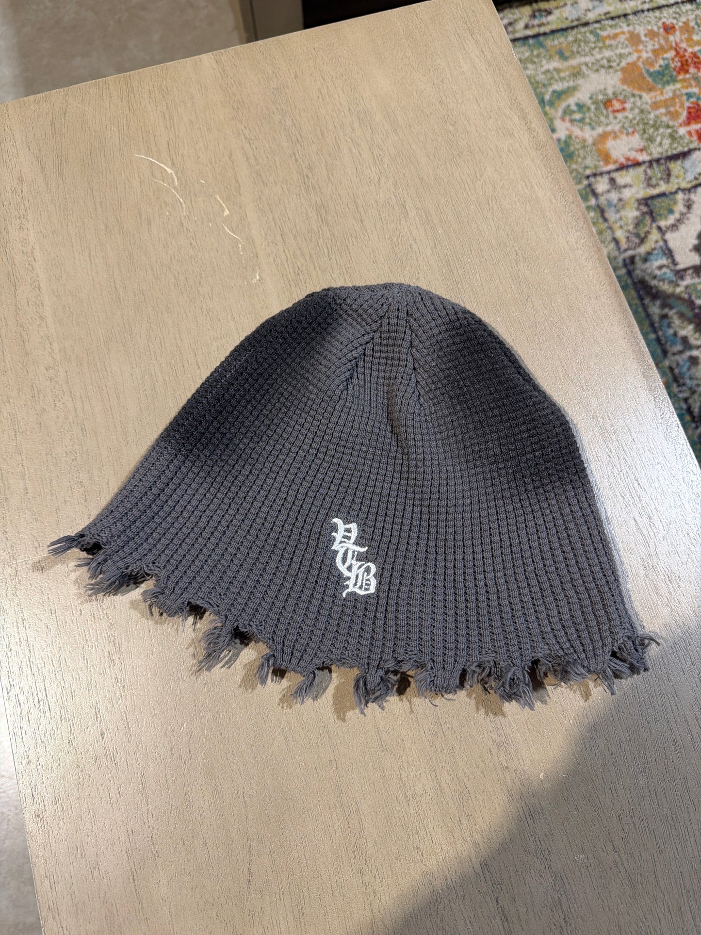 Grey Vertabrae Distressed beanie grey