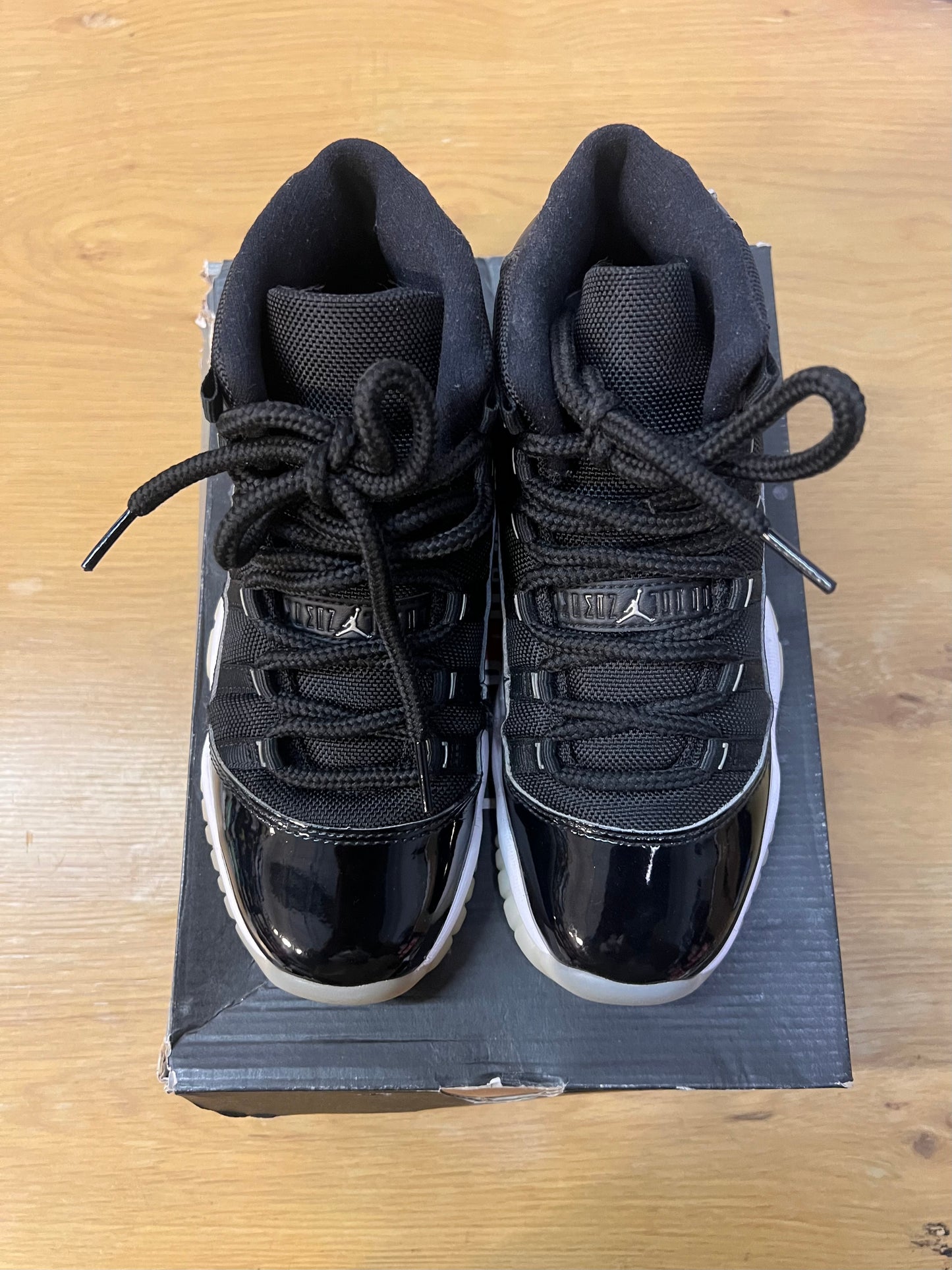 Air Jordan 11 Retro Gs Jubilee used sz 6