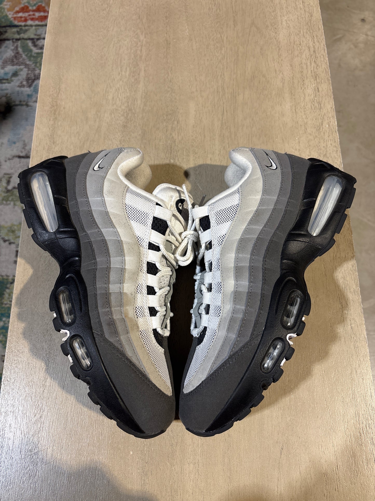 Air Max 95 Granite Used Sz 9 NB NI