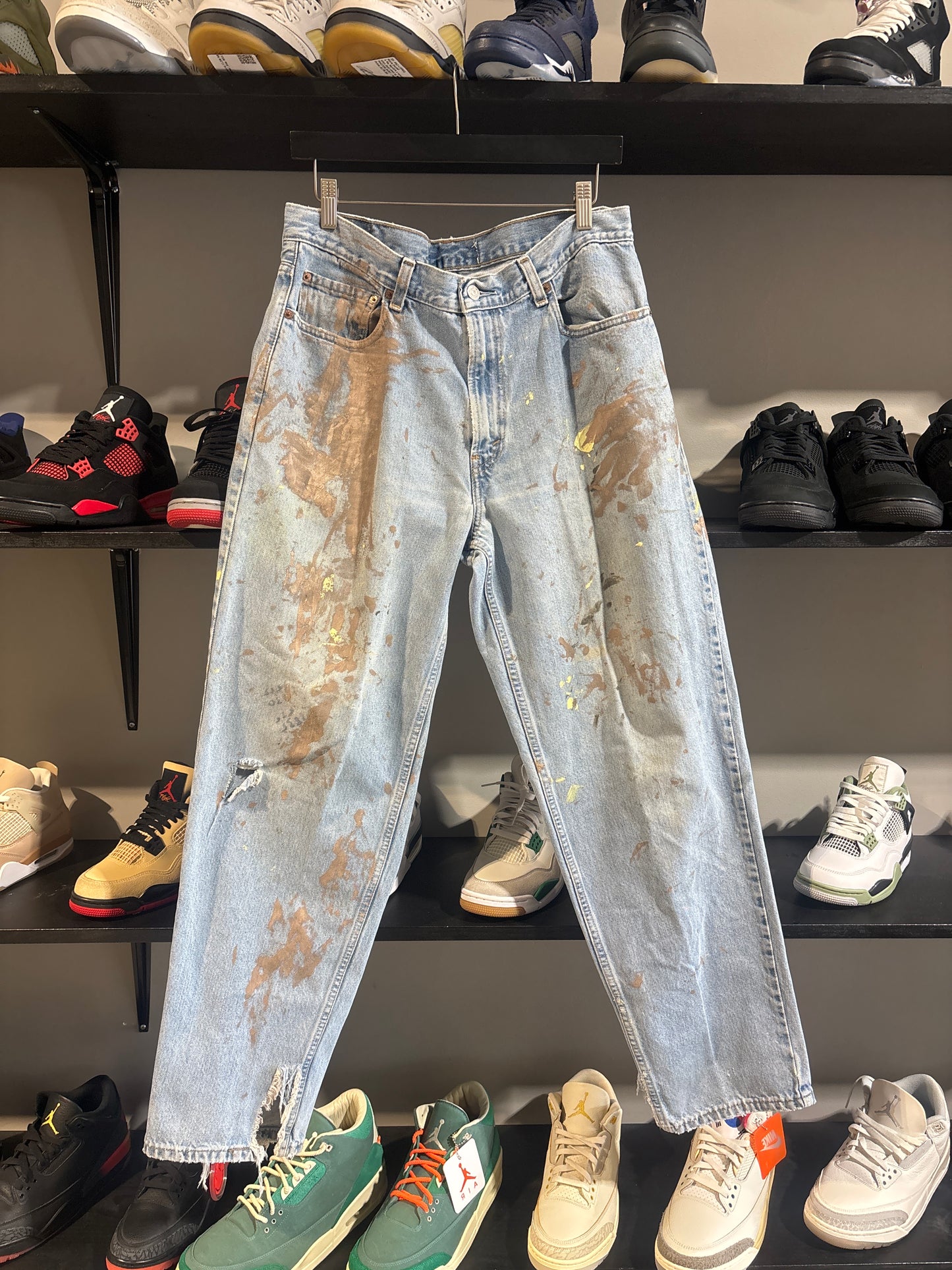 2 VINTAGE LEVI BAGGY PAINTER JEANS SZ 32