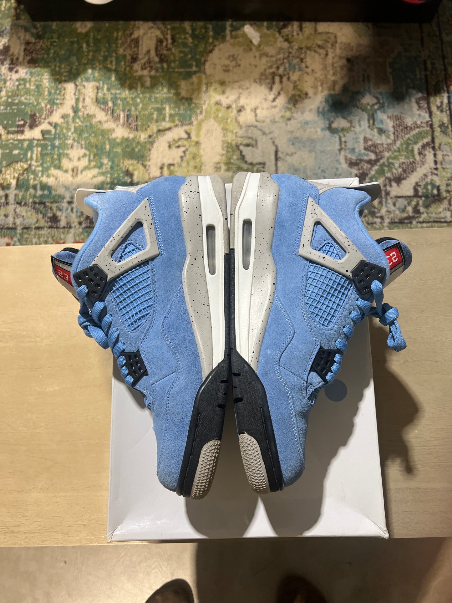 Jordan 4 retro university blue used Sz 9.5