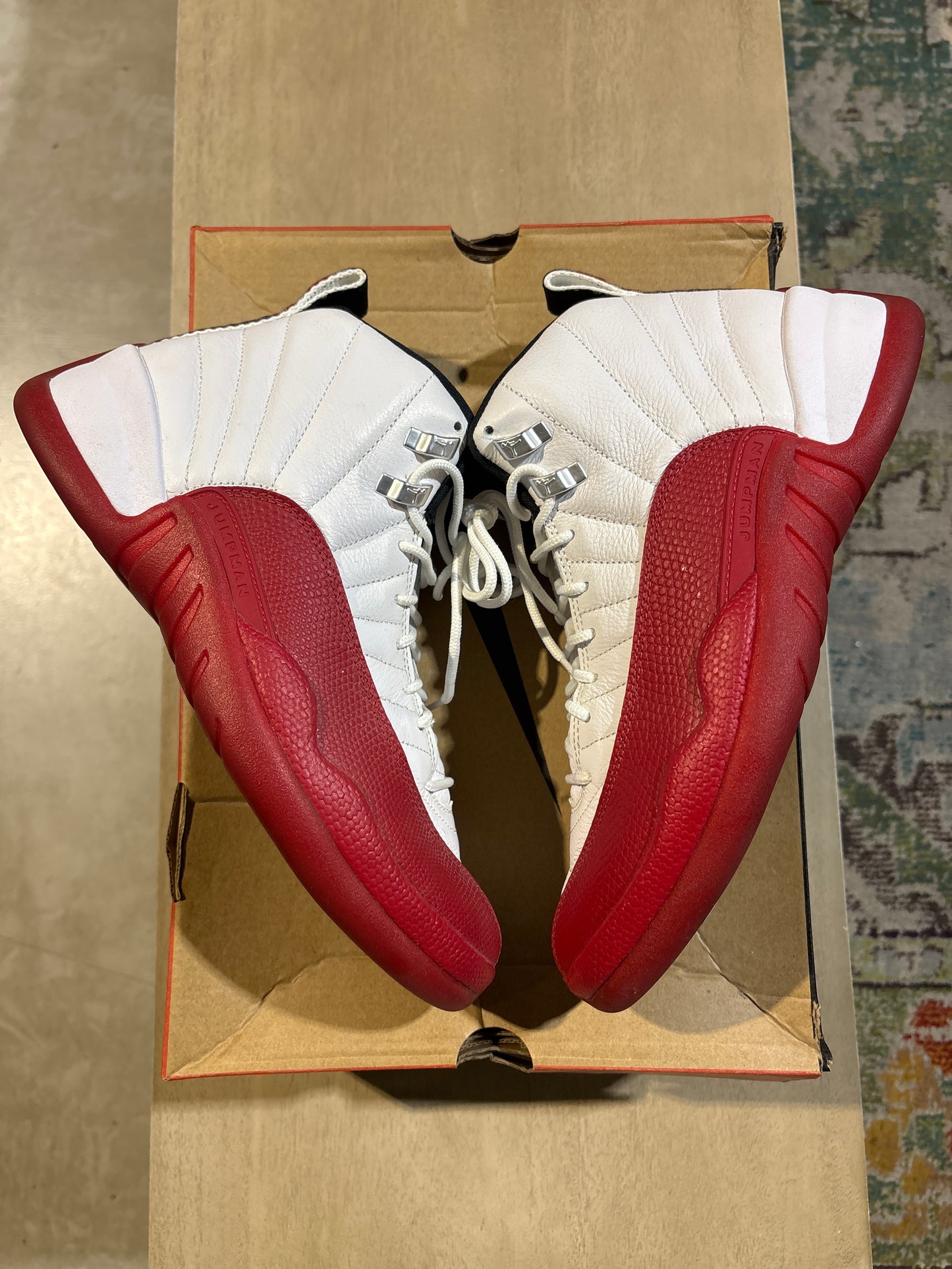 Jordan 12 cherry used sz 9