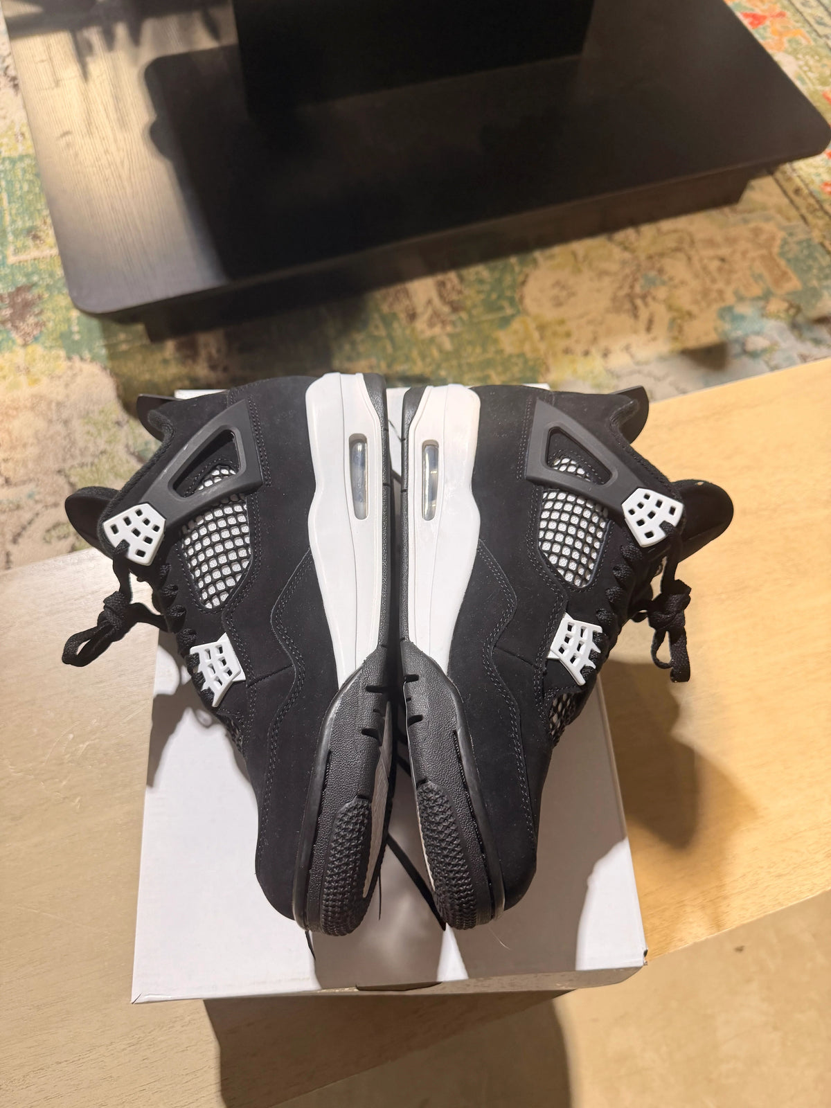 Jordan 4 Retro White Thunder - Pre-Owned