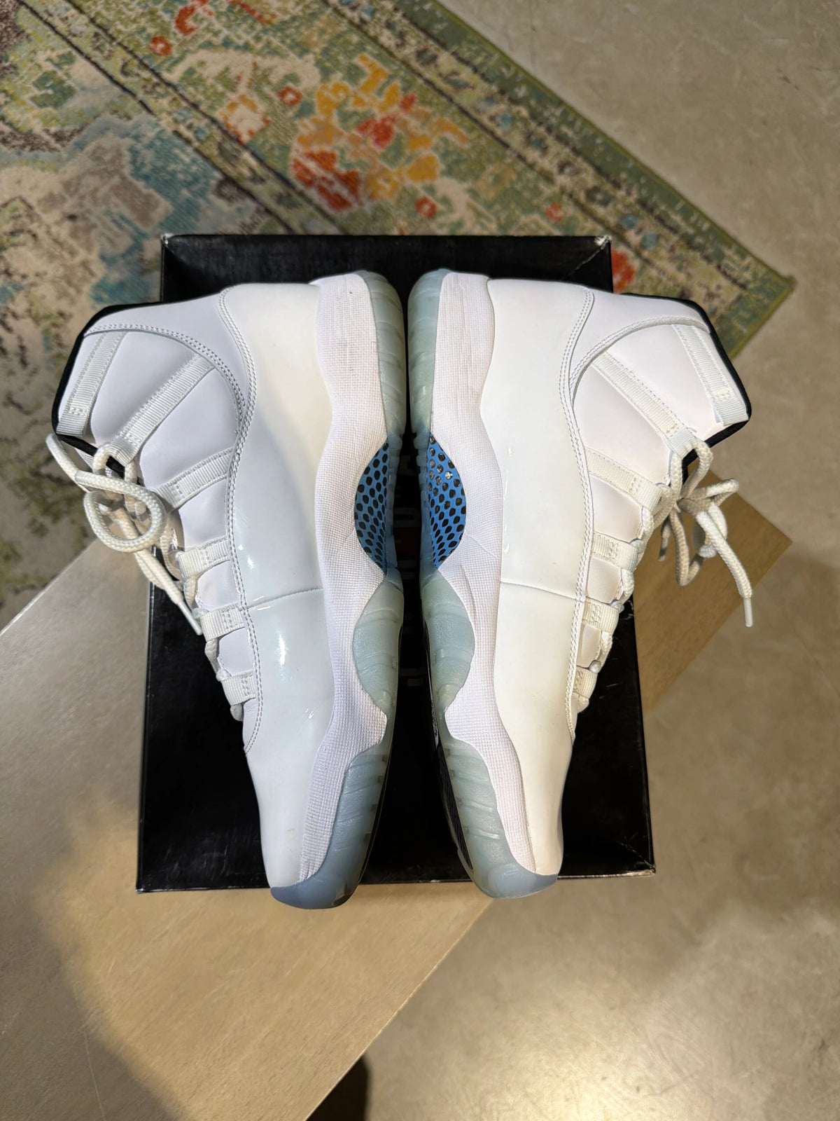 Jordan 11 Retro Legend Blue (2024) - Pre-Owned