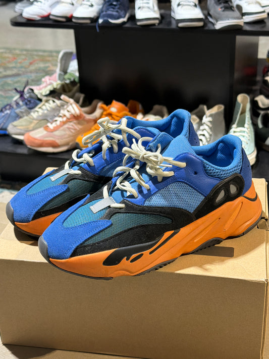 Yeezy 700 bright blue used Sz 9.5