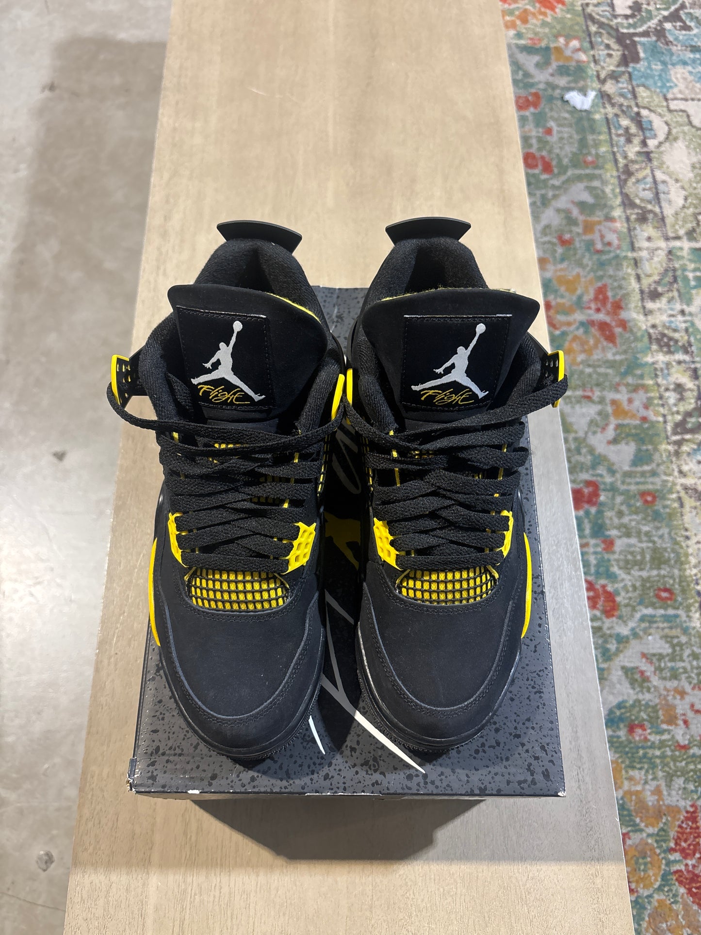 JORDAN 4 THUNDER USED SZ 8