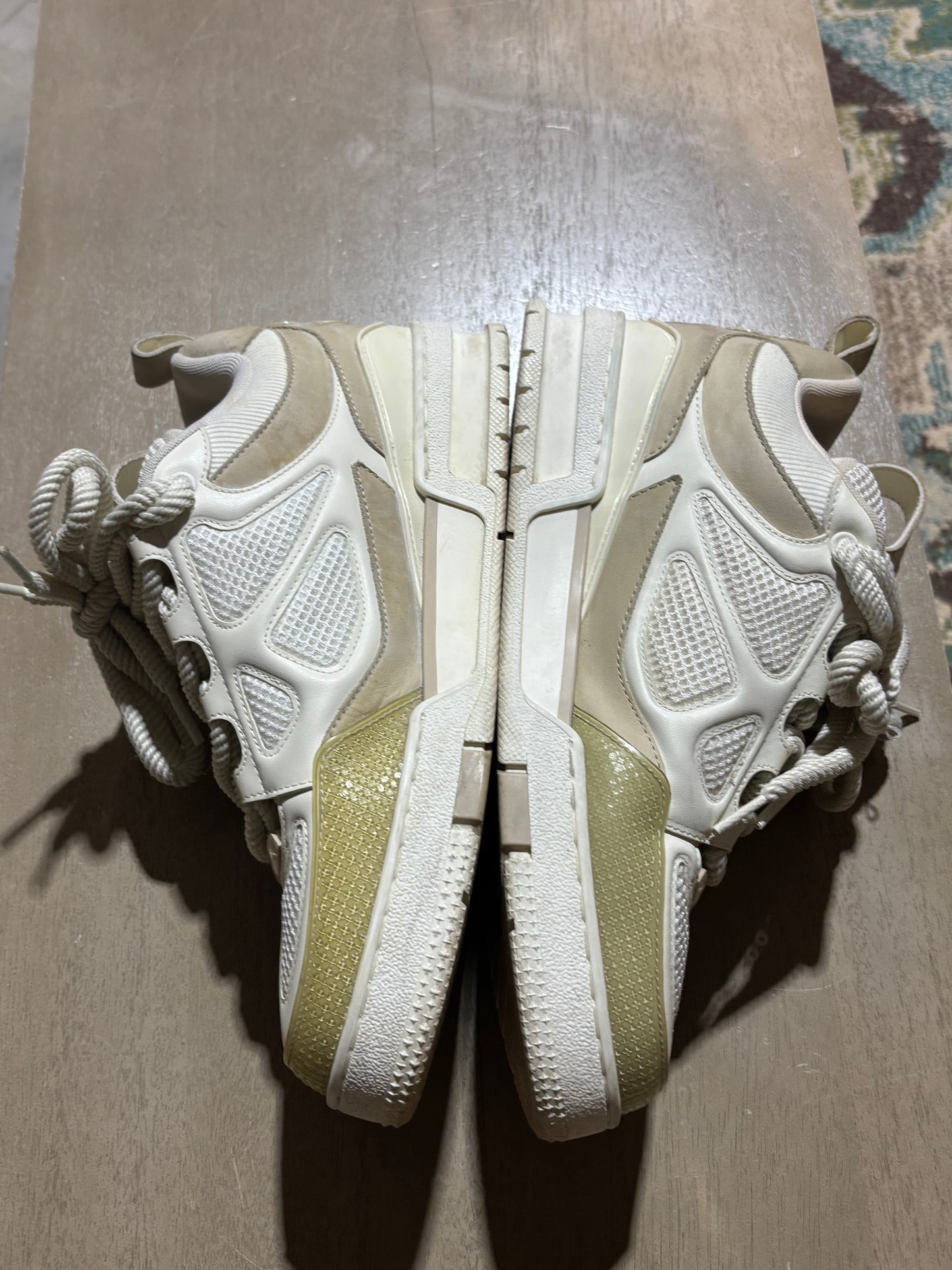 White/Beige LV Skate Used SZ 7 NB