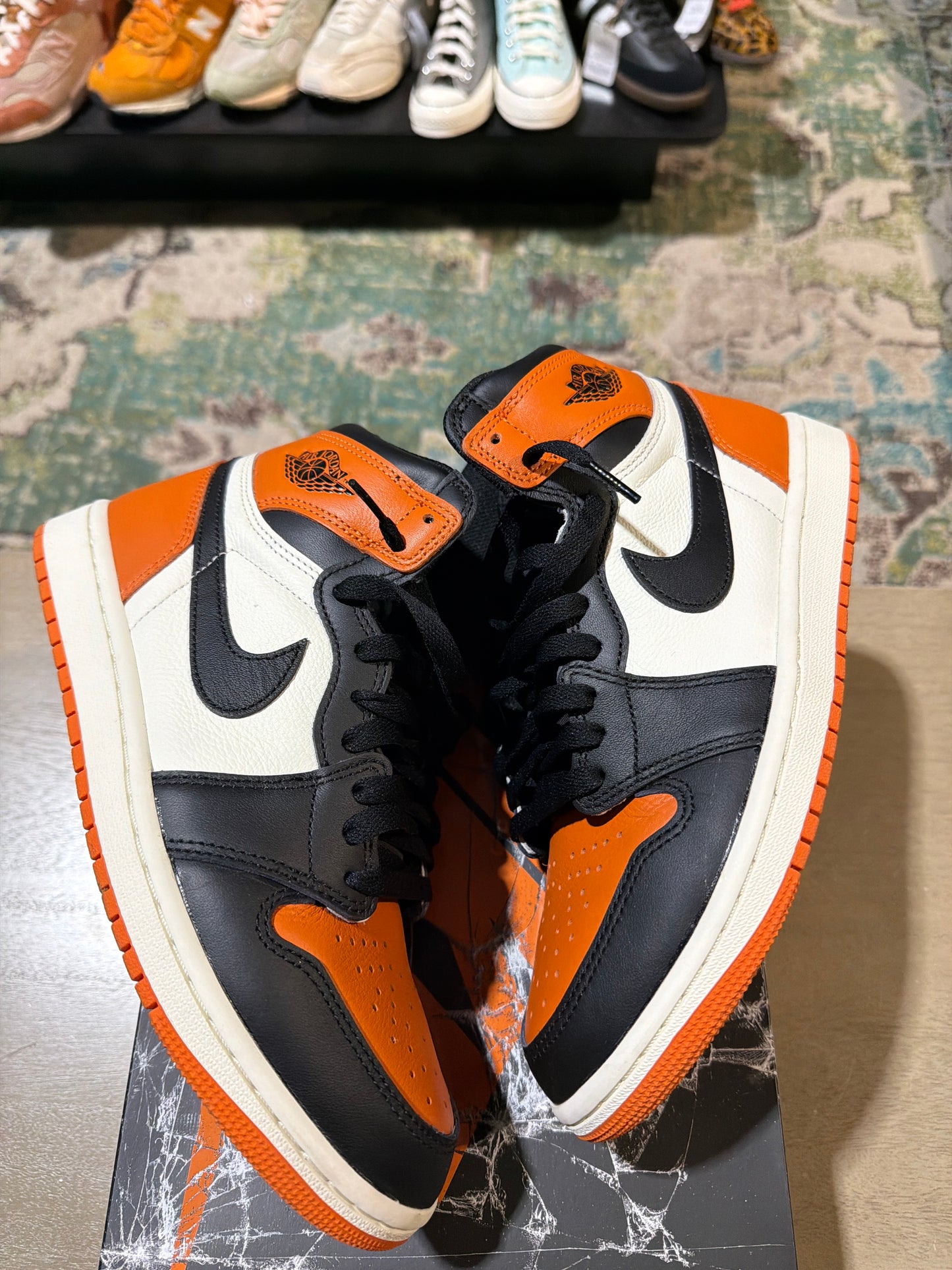 Jordan 1 shattered backboard used sz 8