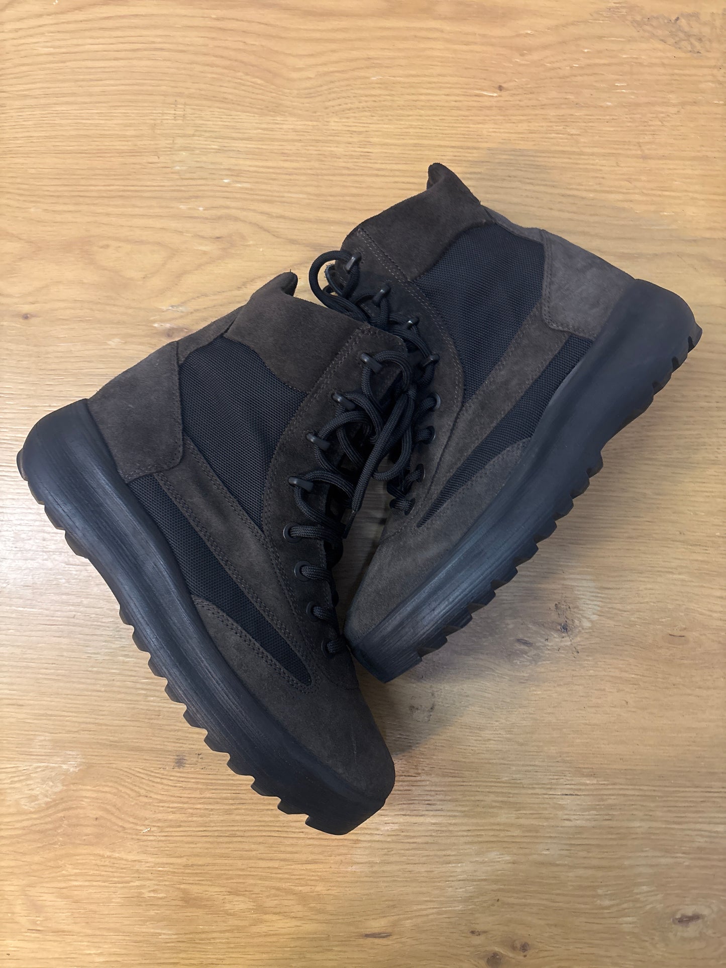 YZY SEASON 5 BROWN BOOTS USED SZ 10NB