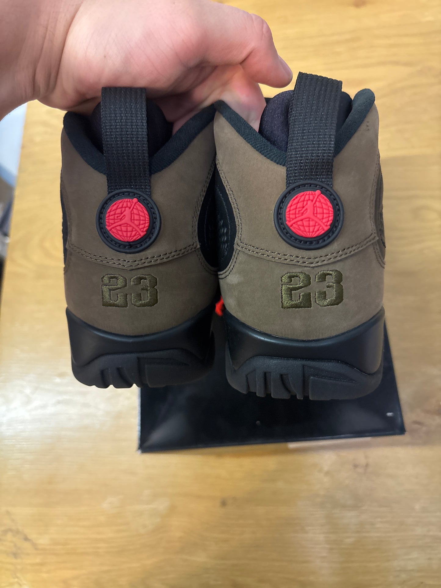 JORDAN 9 OLIVE 2024 Used Sz 8