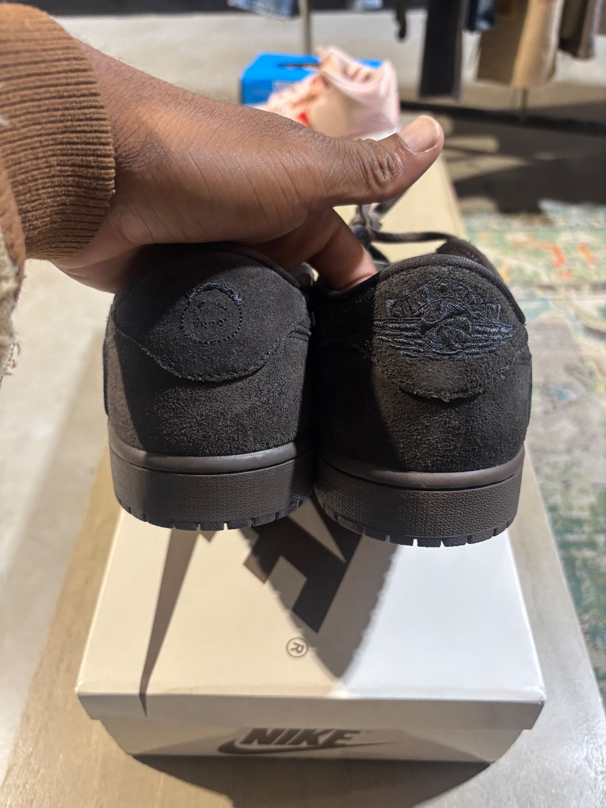 Jordan 1 Retro Low OG SP Travis Scott Velvet Brown - Pre-Owned RB