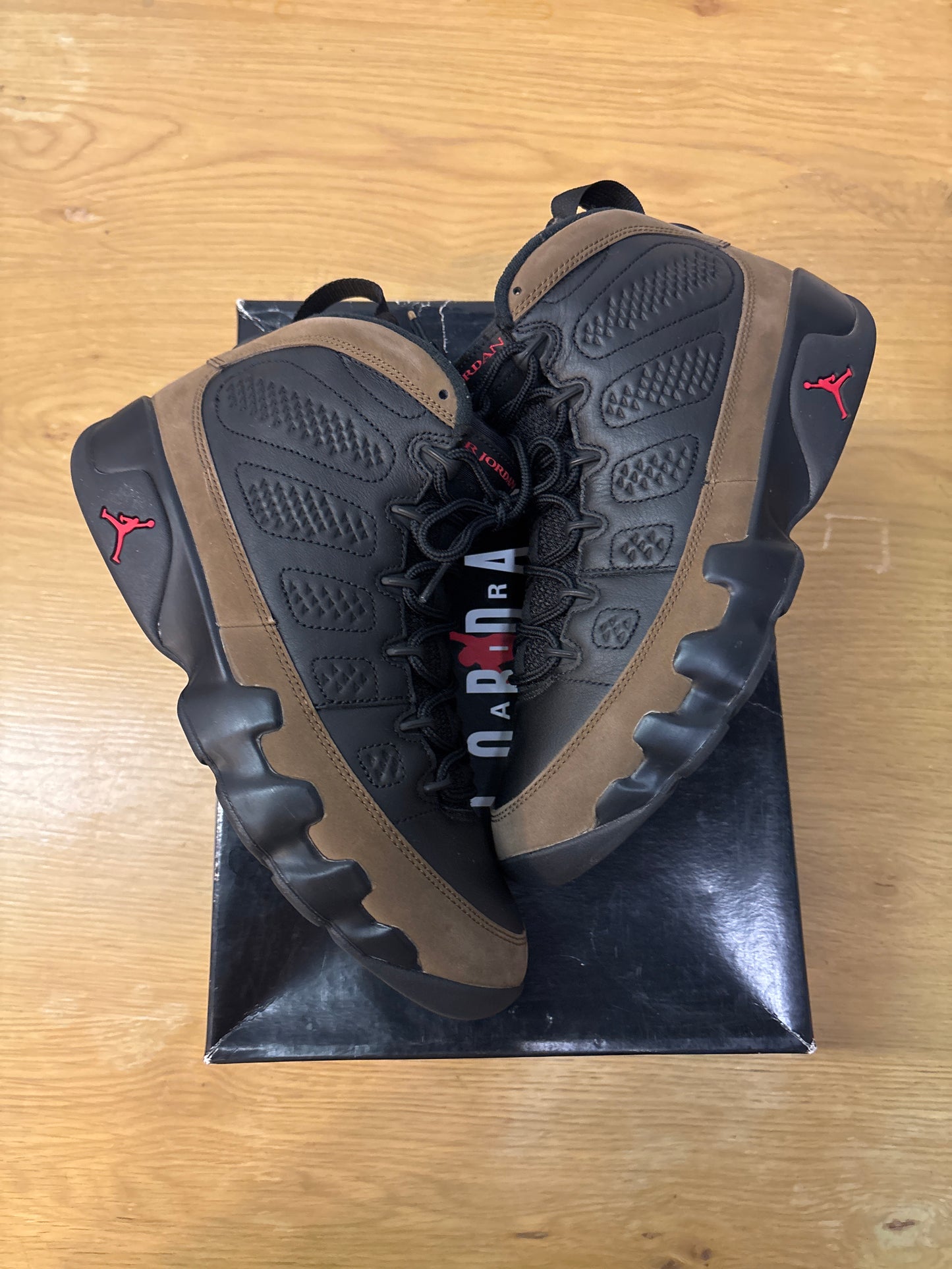 JORDAN 9 OLIVE 2024 Used Sz 9.5