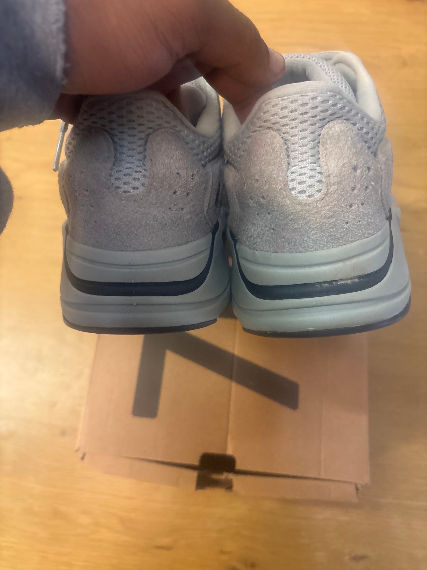 YEEZY BOOST 700 SALT 2024 USED SIZE 8