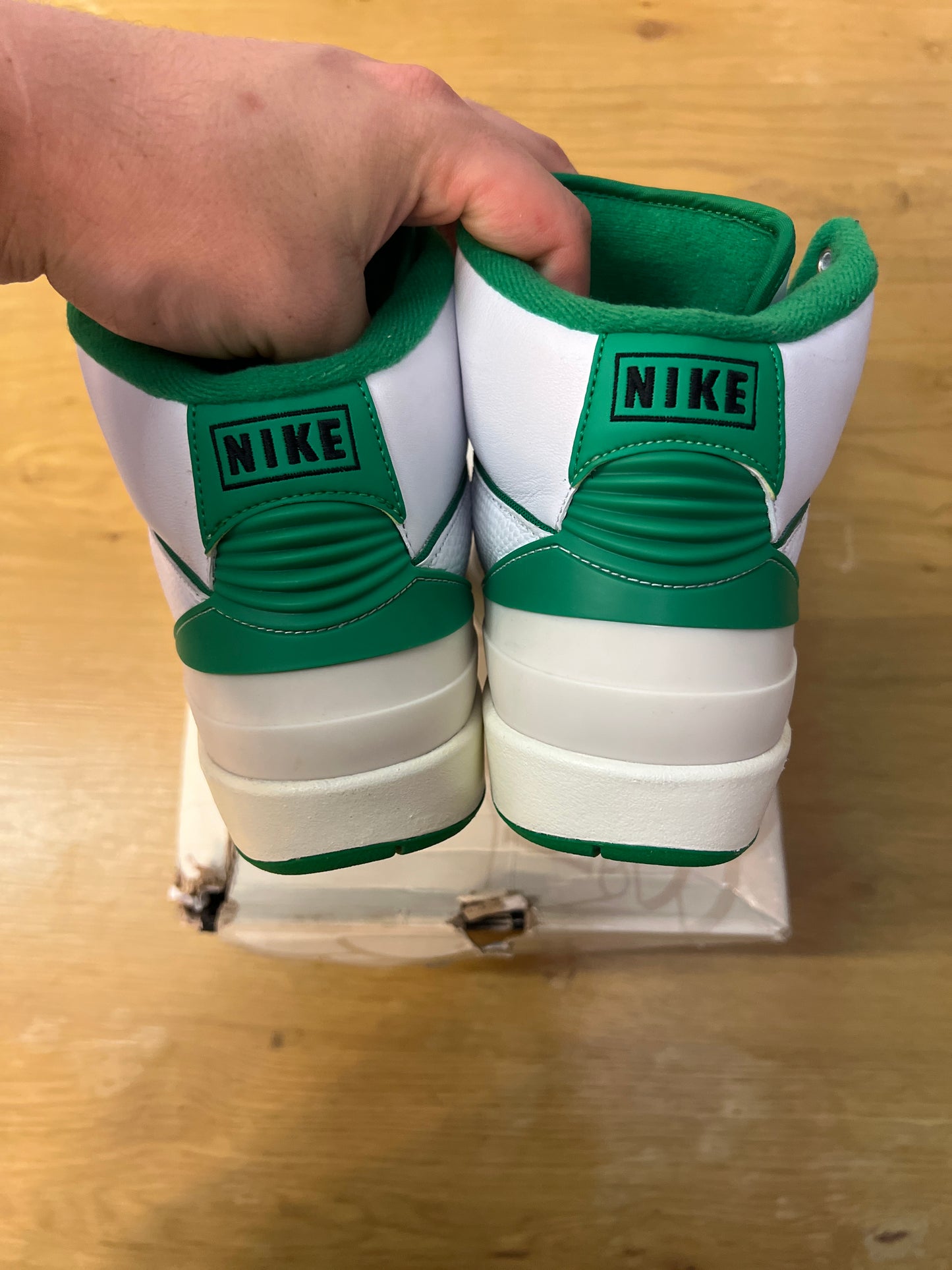 JORDAN 2 LUCKY GREEN USED SZ 9.5