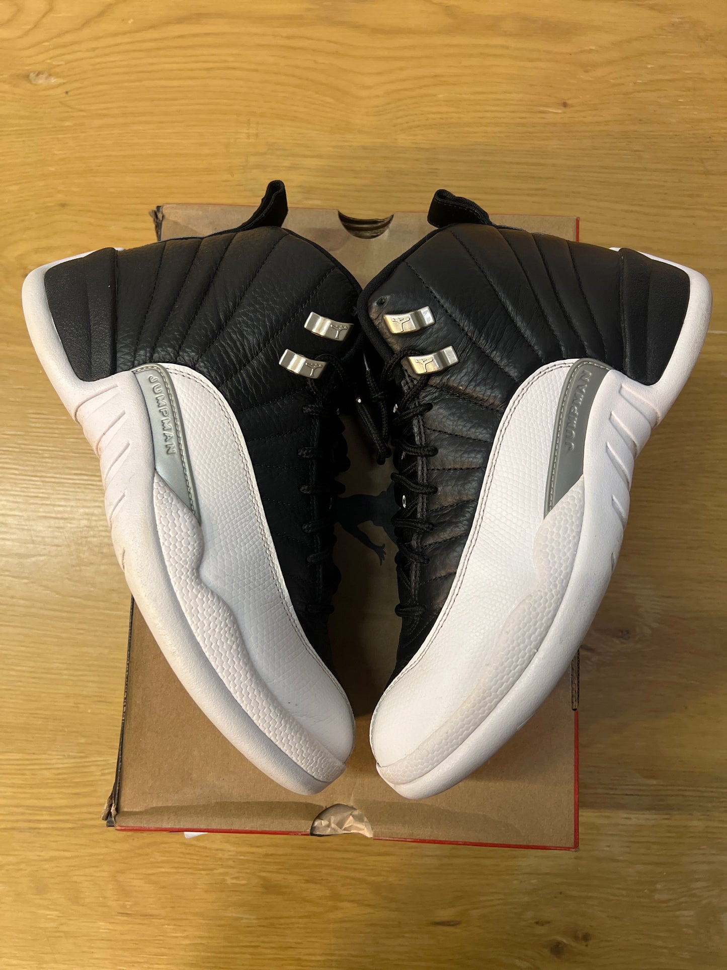 AIR JORDAN 12 RETRO PLAYOFF 2022 USED SIZE 8