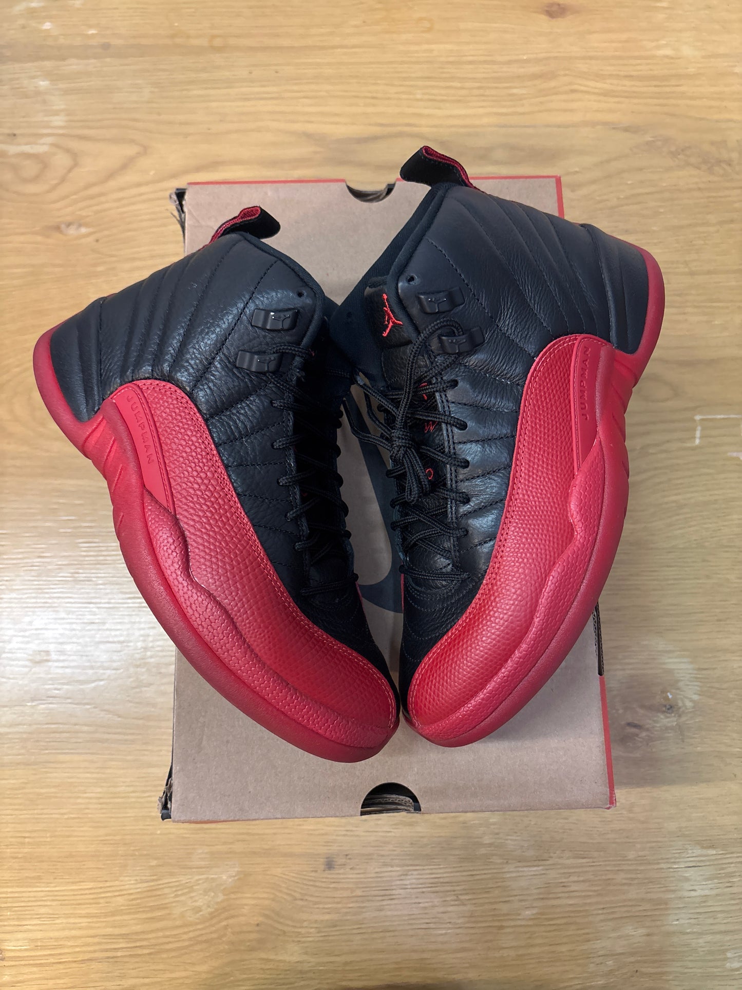 JORDAN 12 FLU GAME 2025 Used Sz 8
