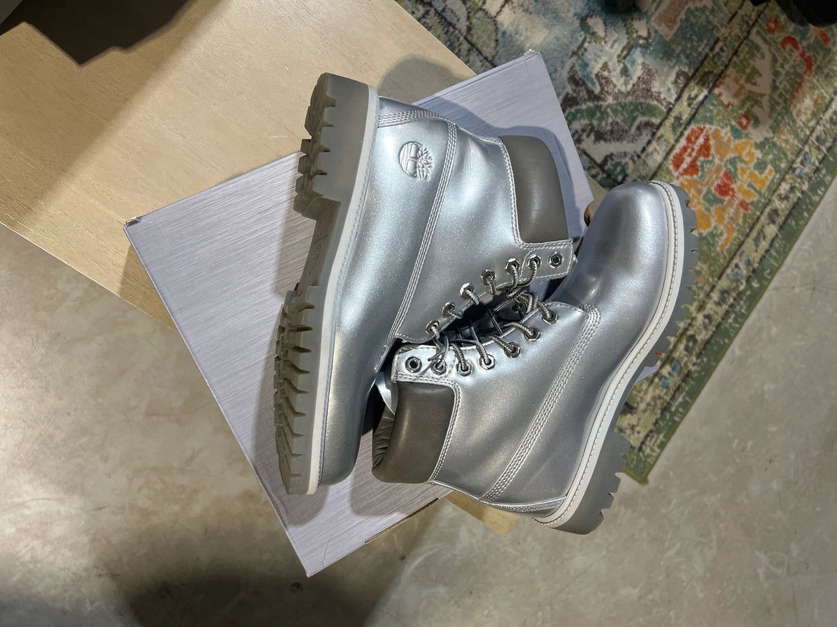 Veneda Carter Silver Timbs Used Sz 7.5 - Pre-Owned