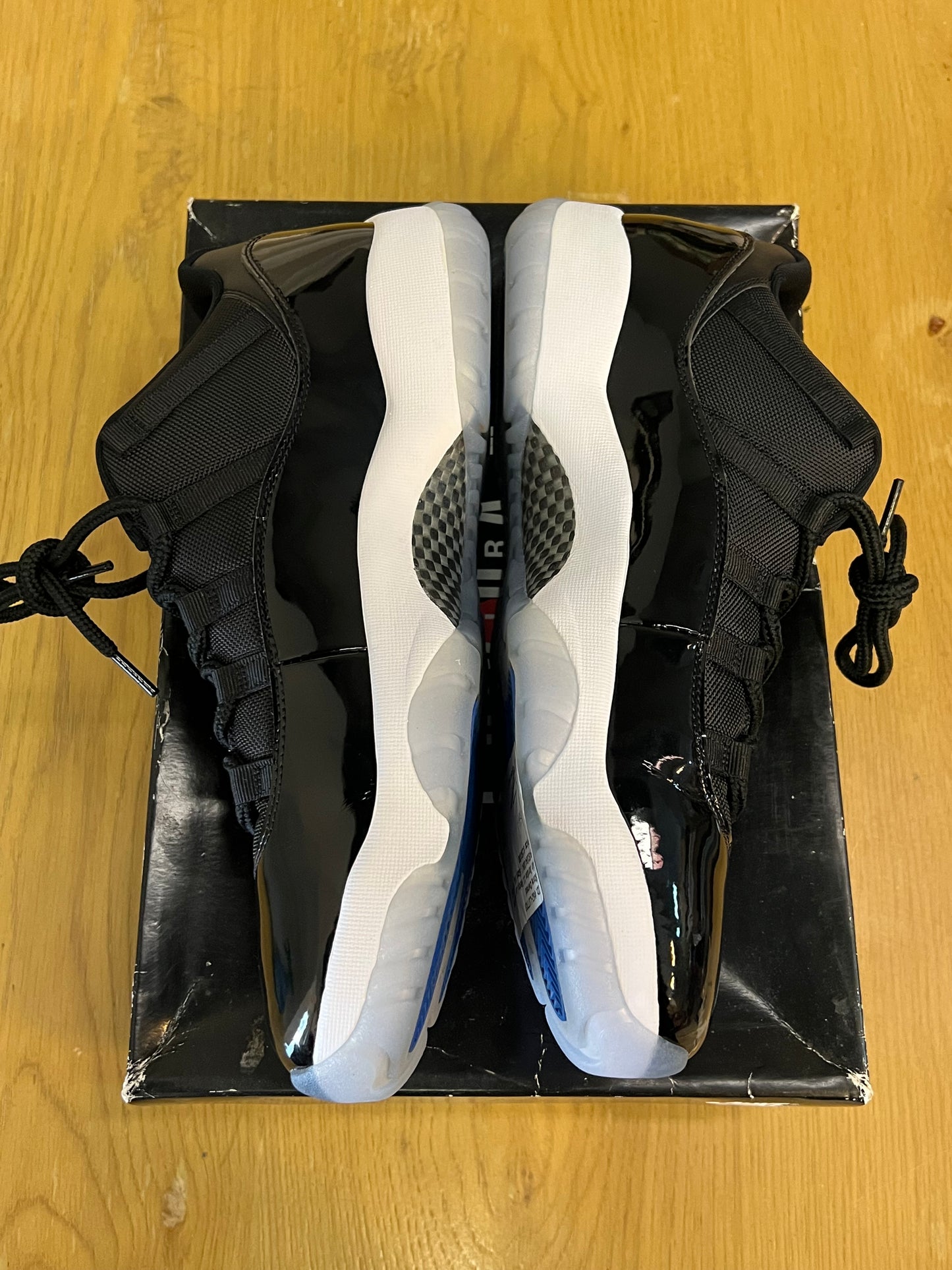 AIR JORDAN 11 RETRO LOW SPACE JAM Used Sz 14