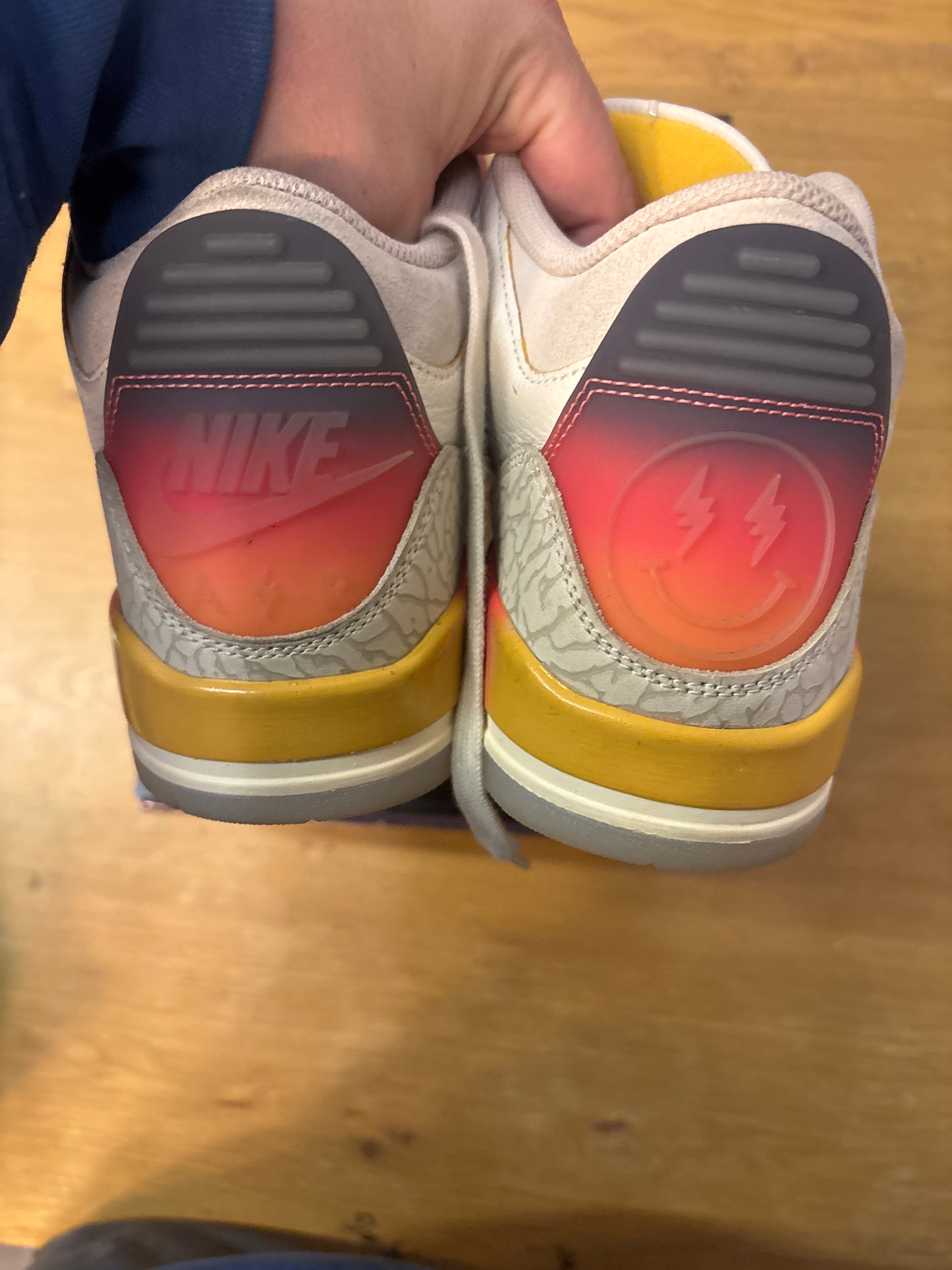 BALVIN X JORDAN 3 MEDELLIN SUNSET USED SZ 9.5