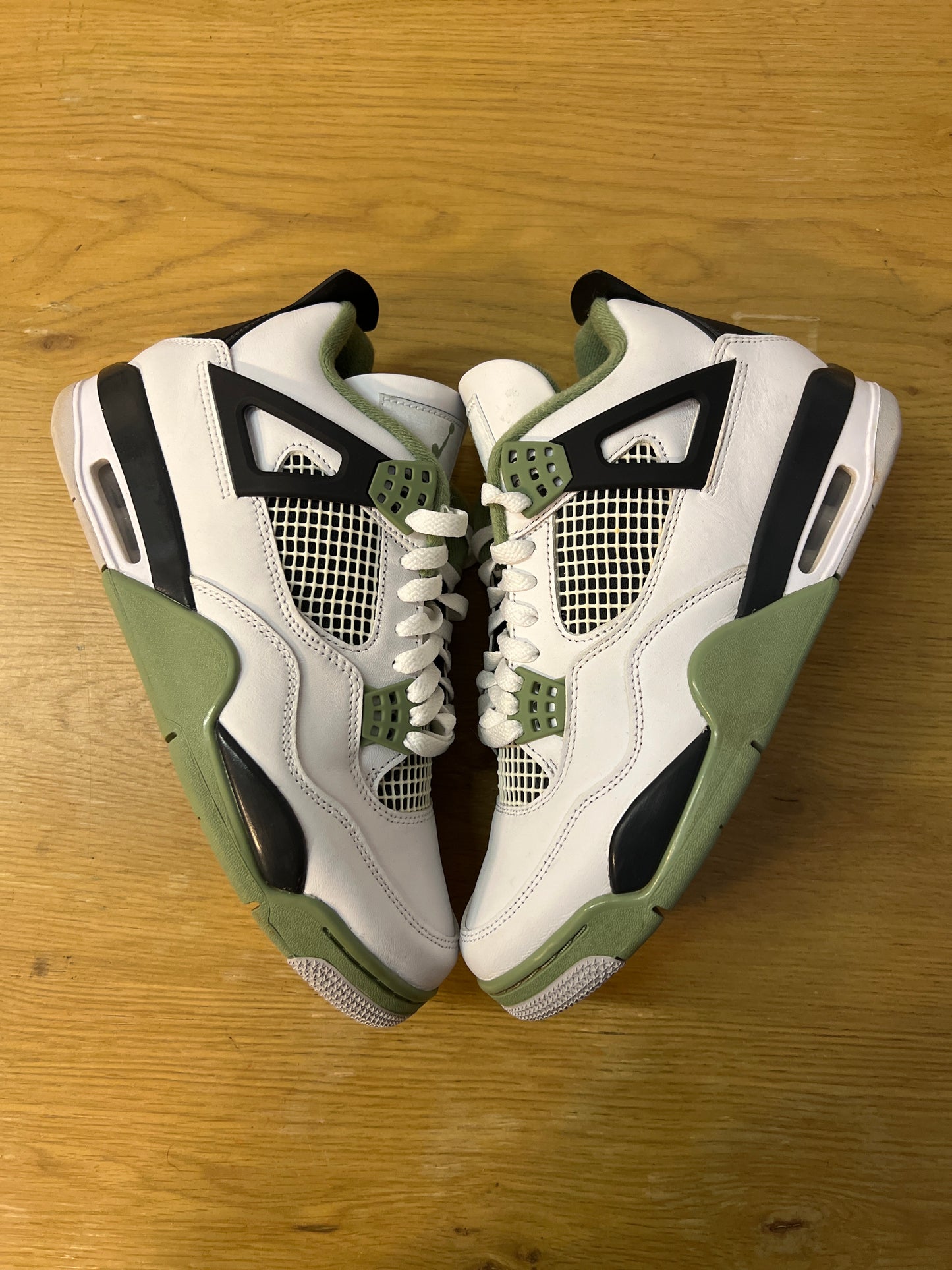 WMNS JORDAN 4  SEAFOAM Sz 10.5W USED NB