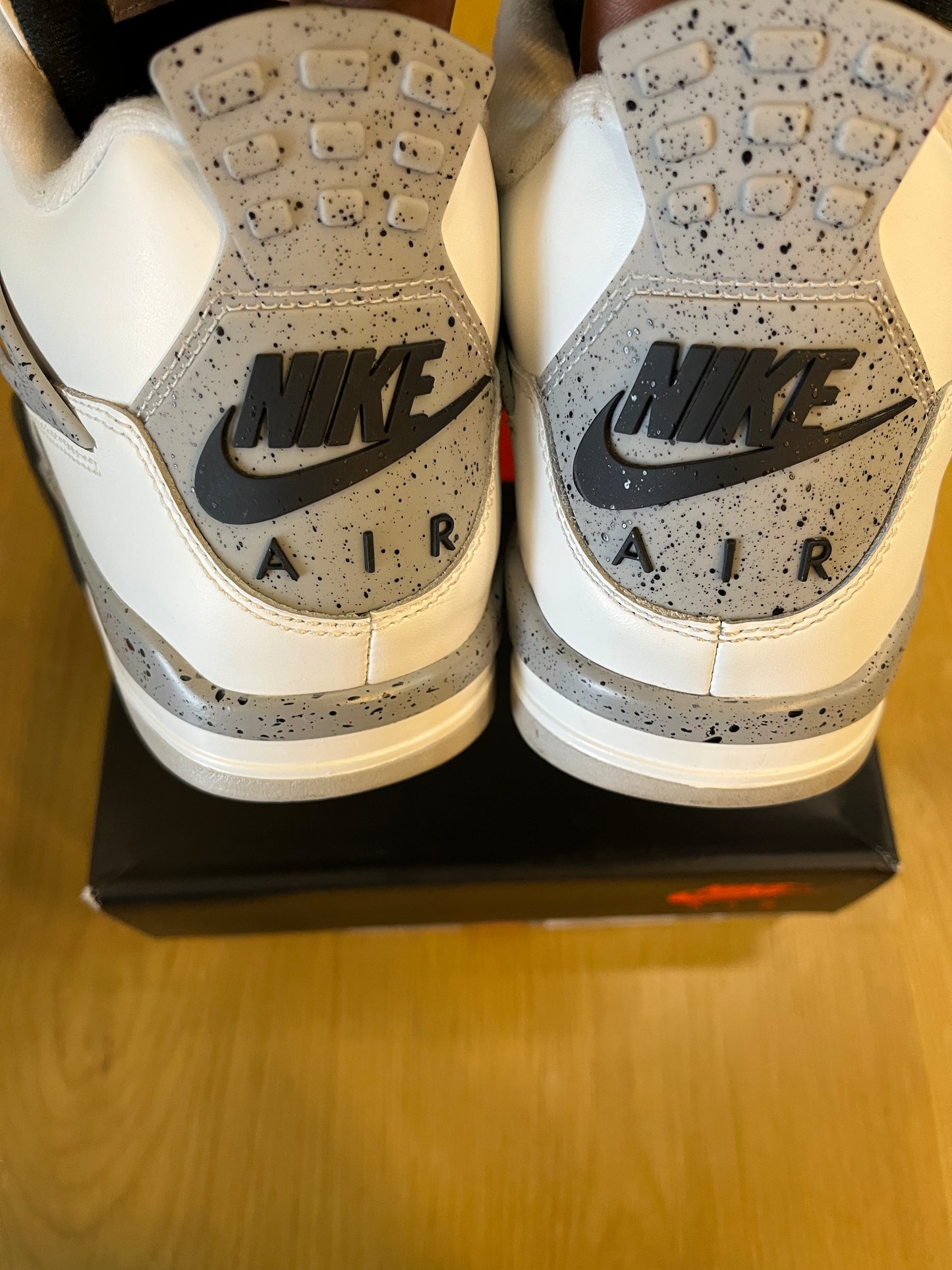 Jordan 4 White cement used size 10.5
