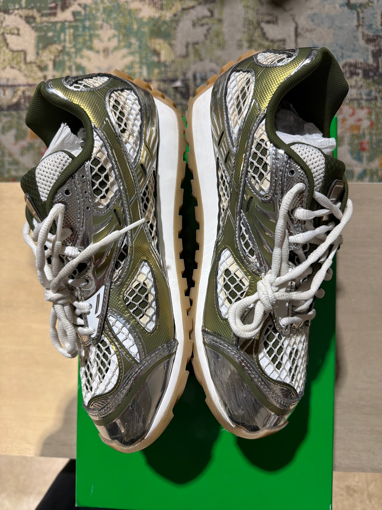 Bottega orbit metallic green used sz 9