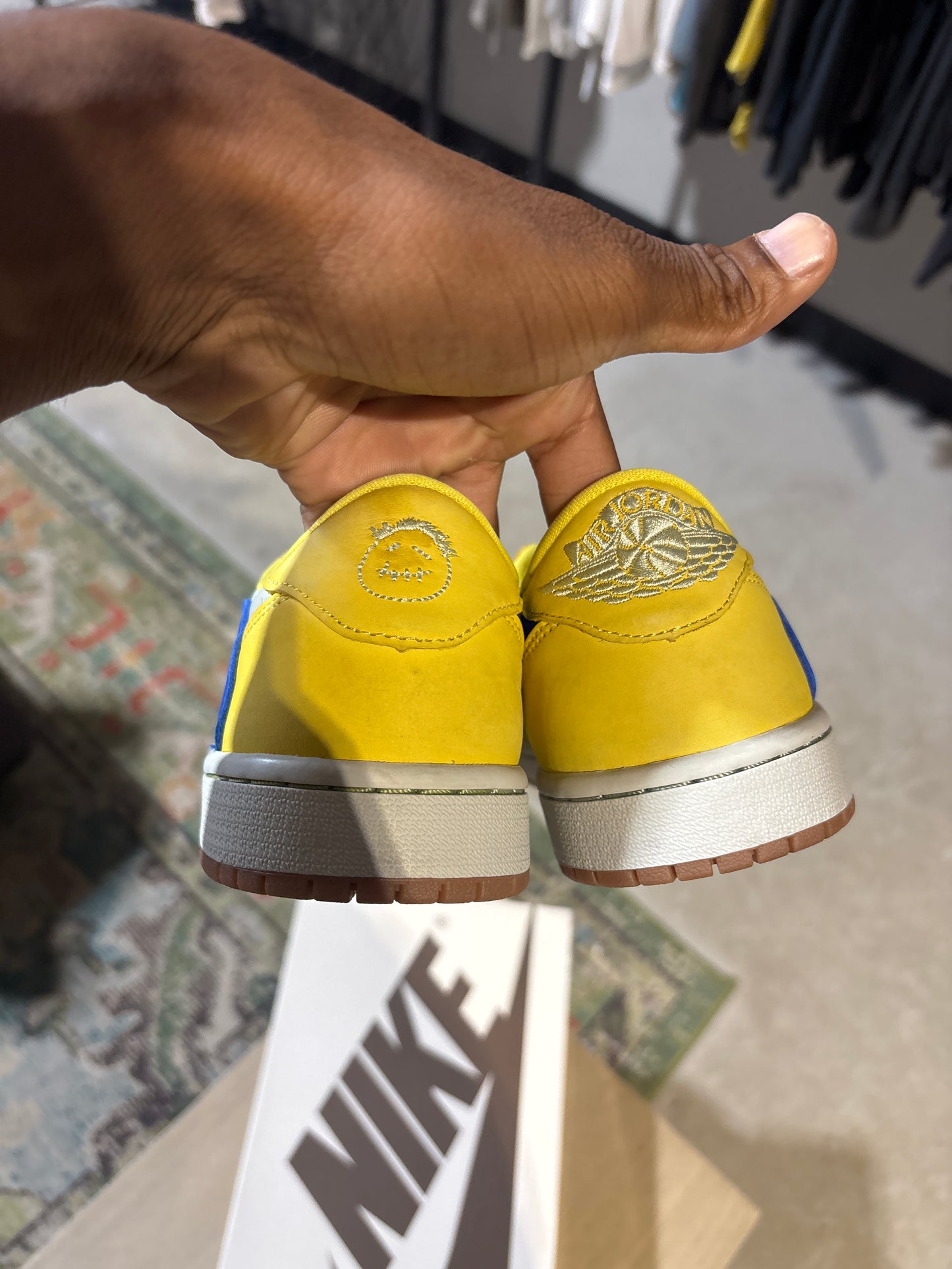Jordan 1 Travis Canary Used Sz 9W
