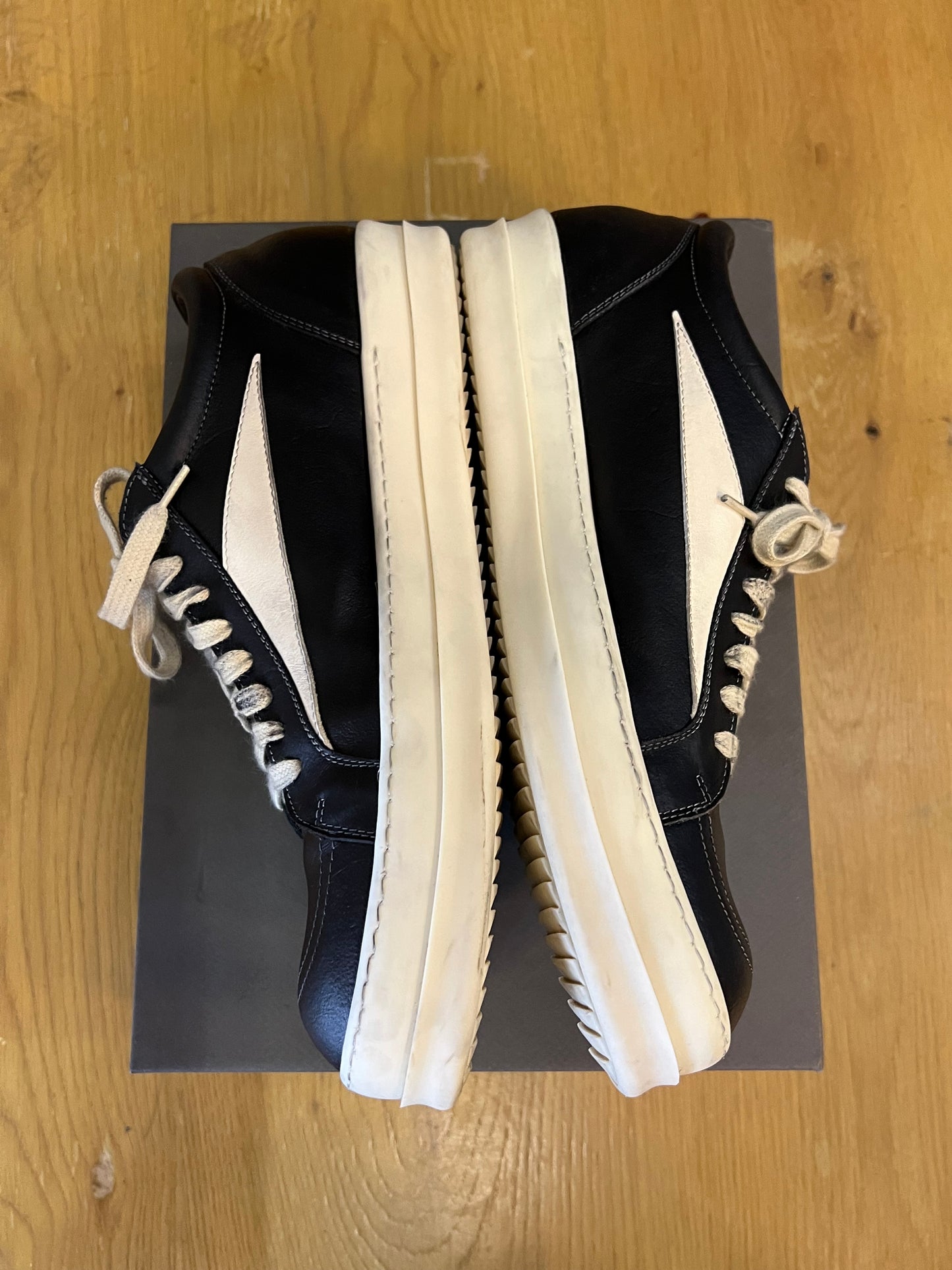 Rick Owens Lido Vintage Sneaker Black Milk used