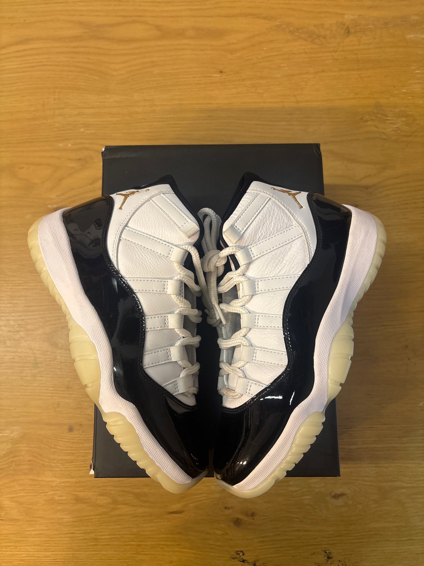 AIR JORDAN 11 RETRO DEFINING MOMENTS 2023 USED SIZE 7.5