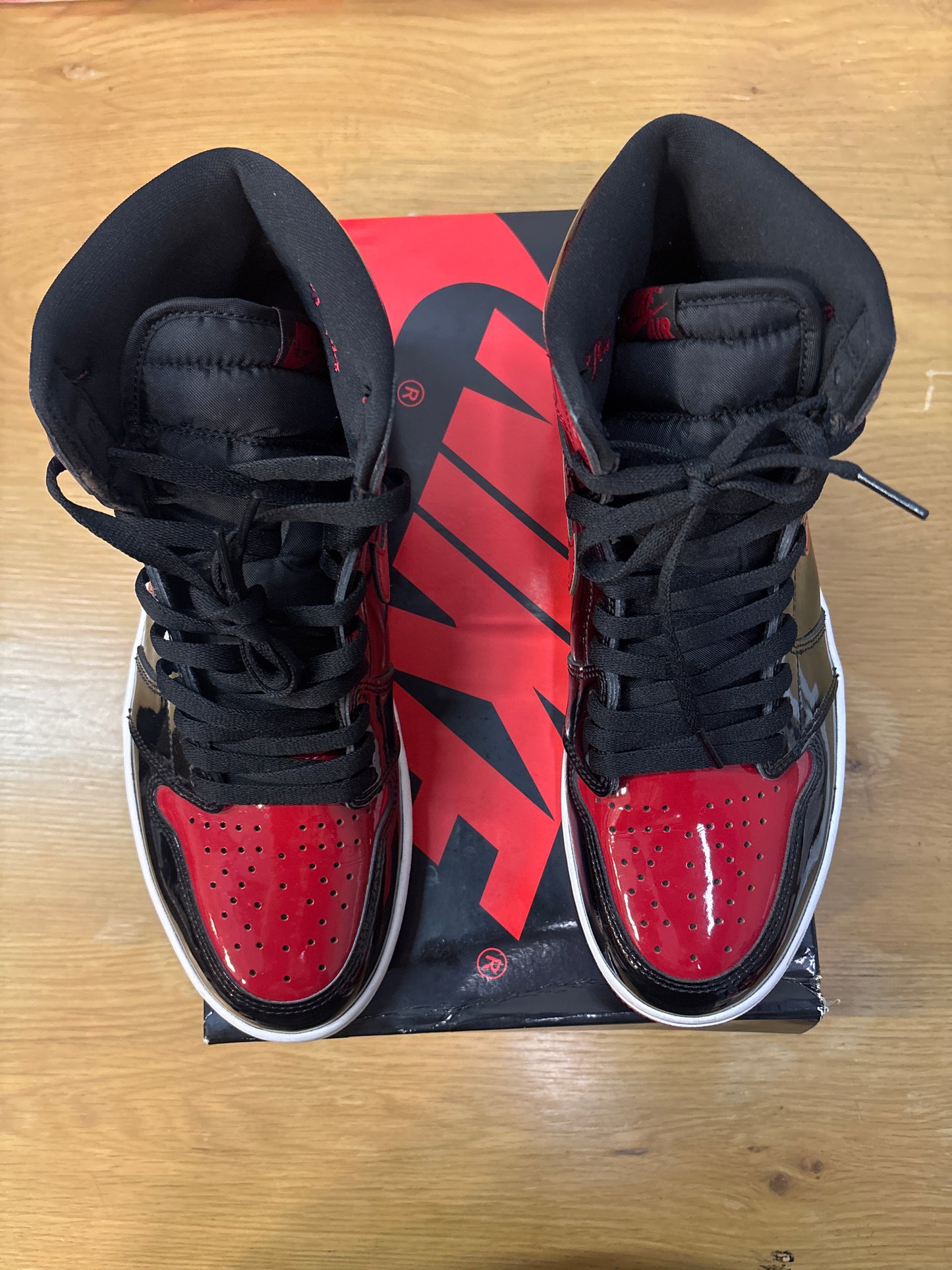 JORDAN 1 HIGH OG PATENT BRED Used Sz 10