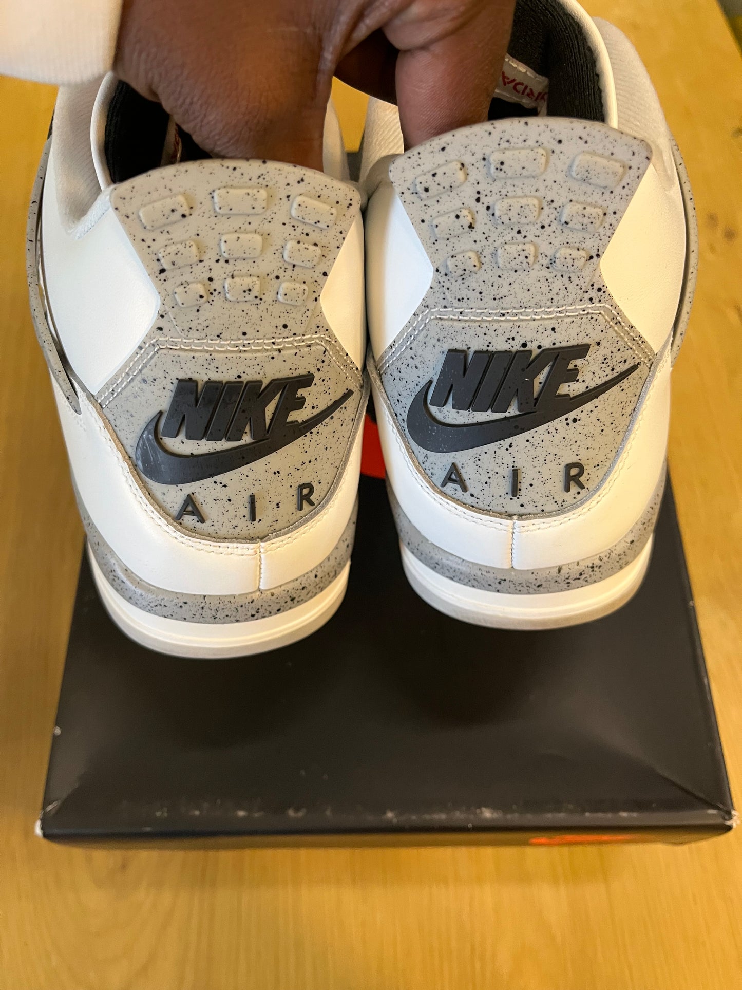 AIR JORDAN 4 RETRO OG WHITE CEMENT  Used Sz 12 2