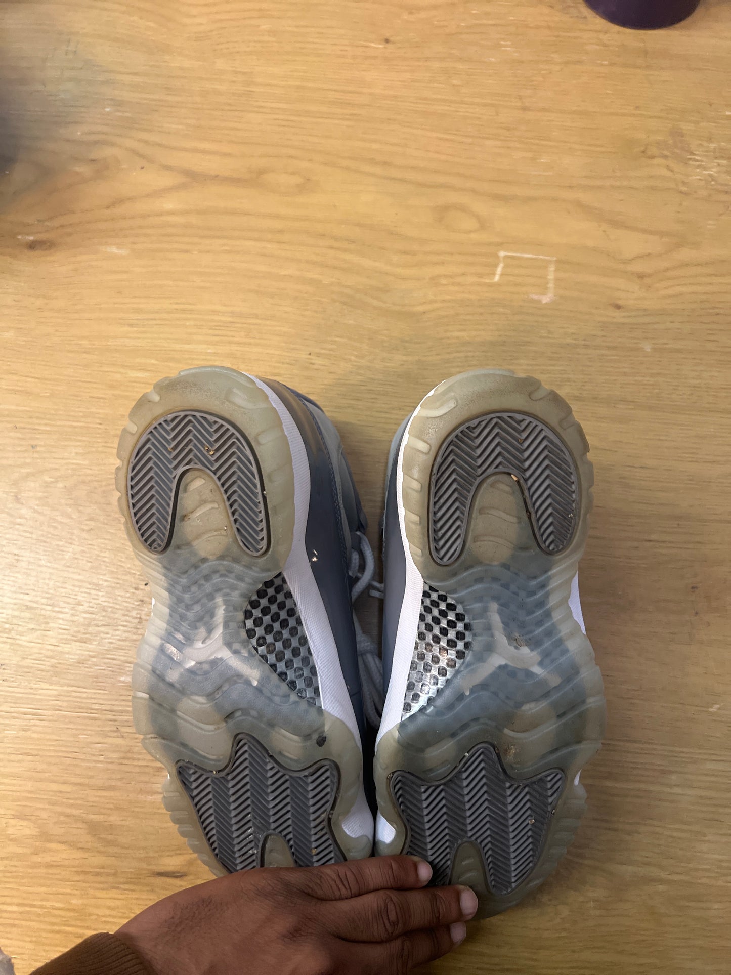 Jordan 11 cool grey used8.5