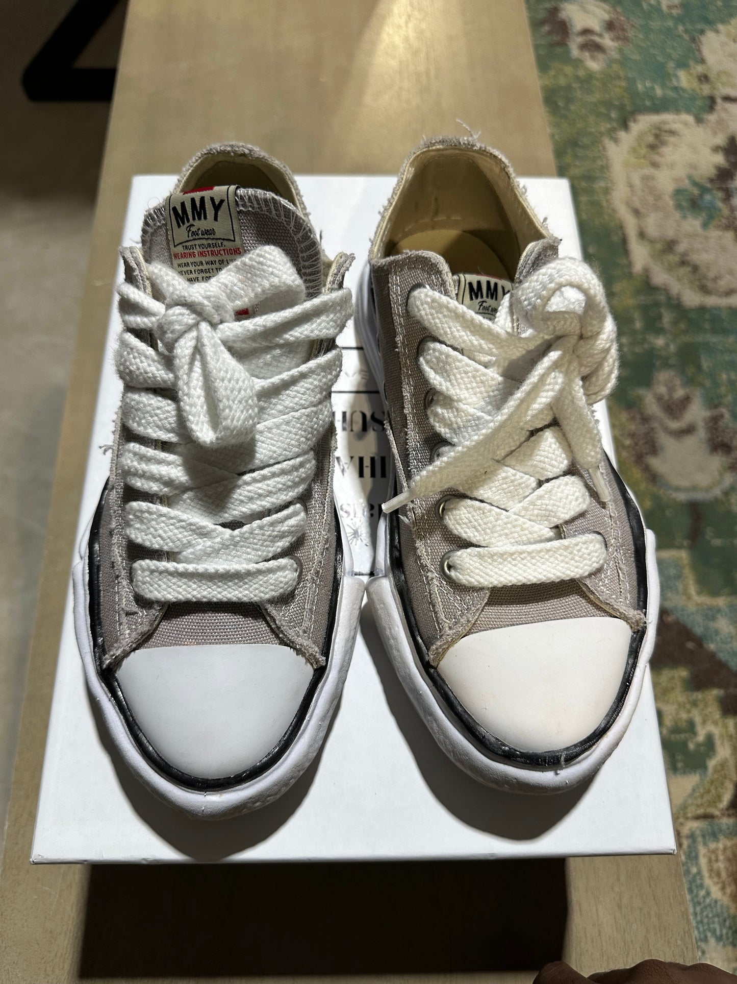 Maison Mihara Peterson Grey/White Used Sz 5