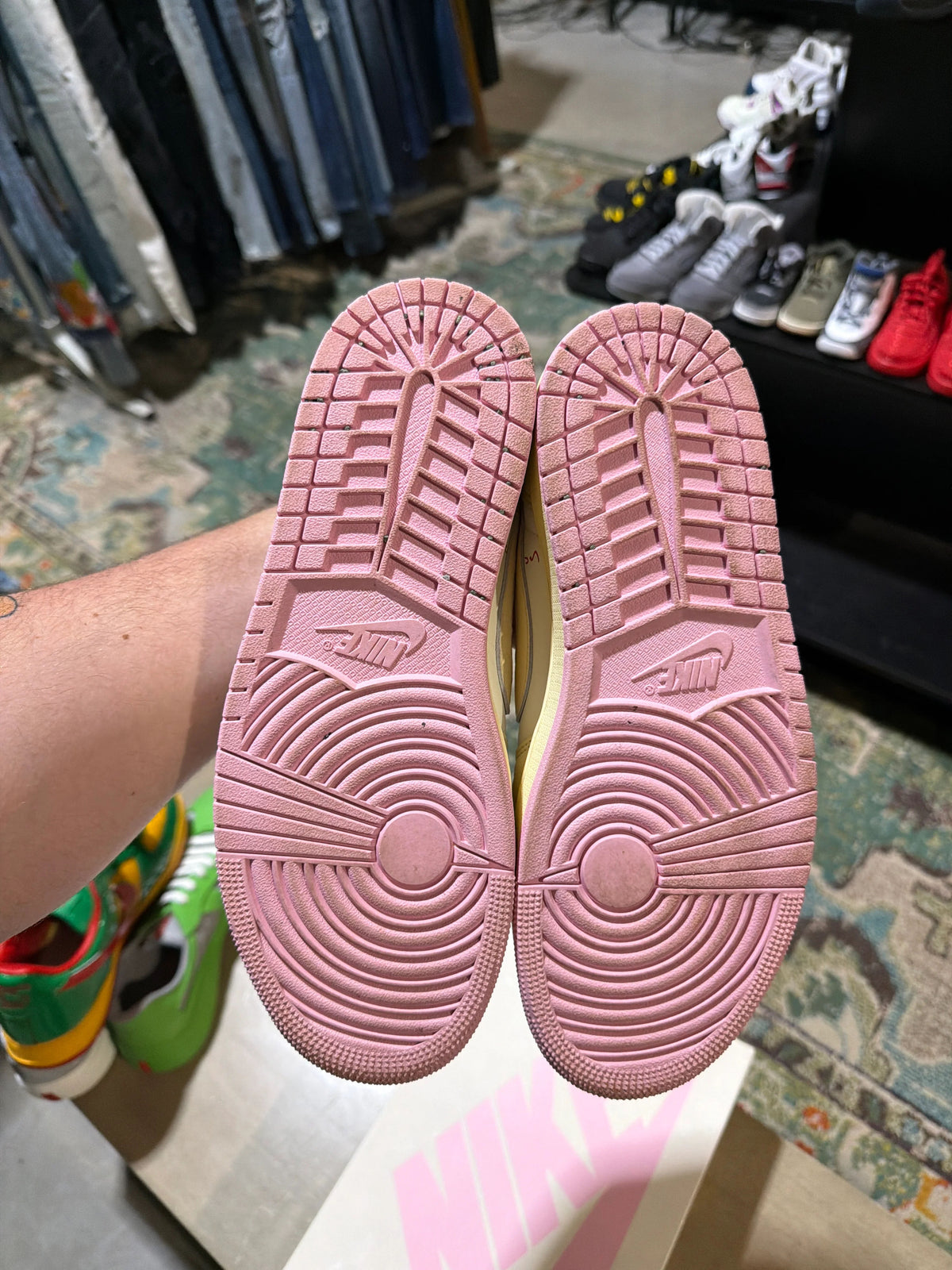 Jordan 1 Retro Low OG SP Travis Scott Shy Pink - Pre-Owned