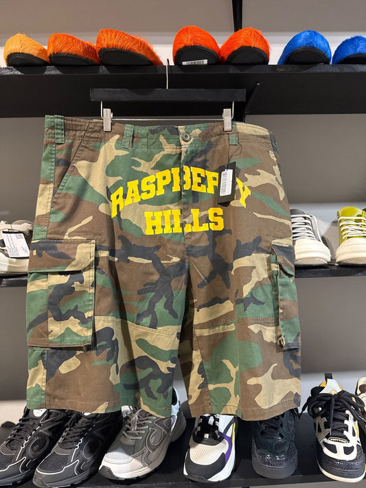Gv Gallery Raspberry Hills Camo Shorts