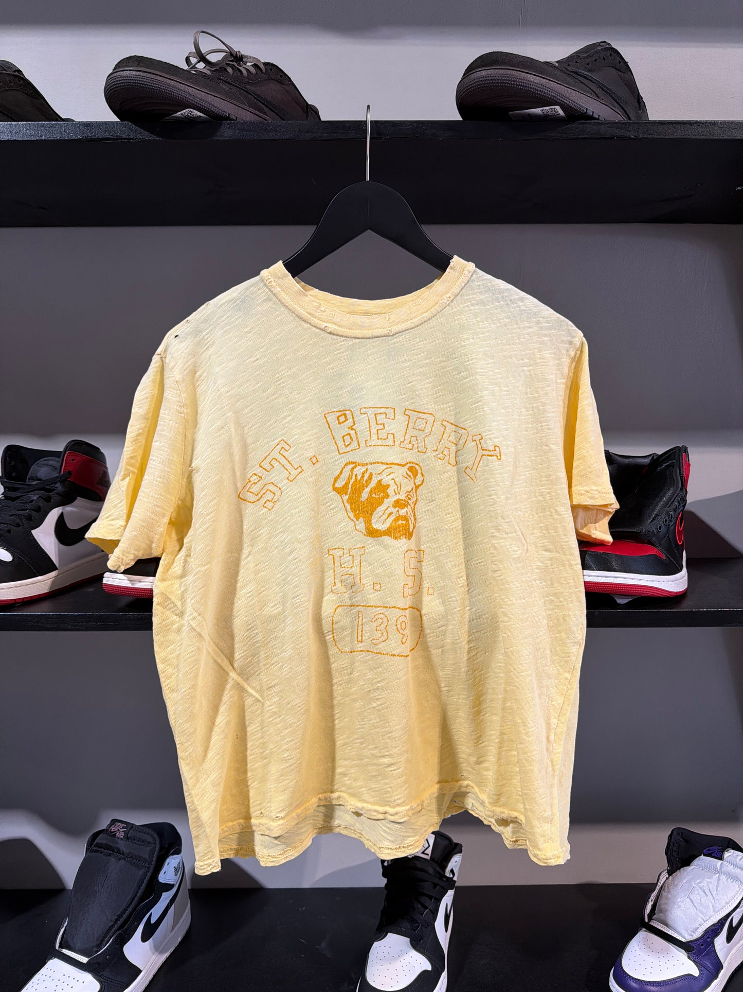 Gv Gallery St Berry Tee